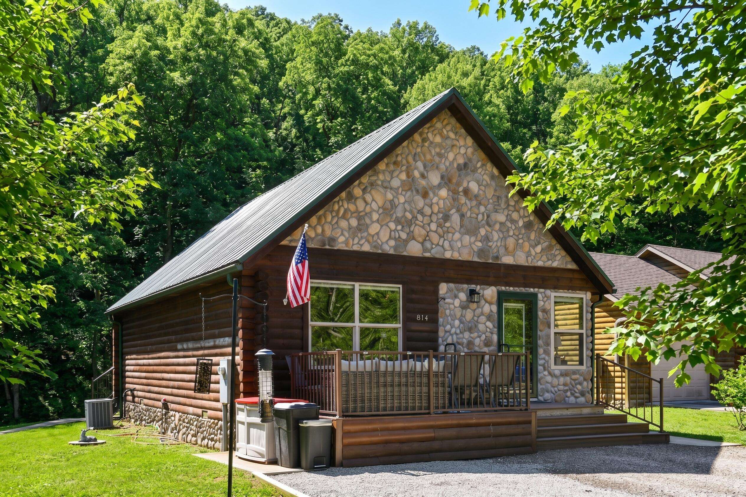 814 Peace In Valley RD, Blue Eye, MO 65611