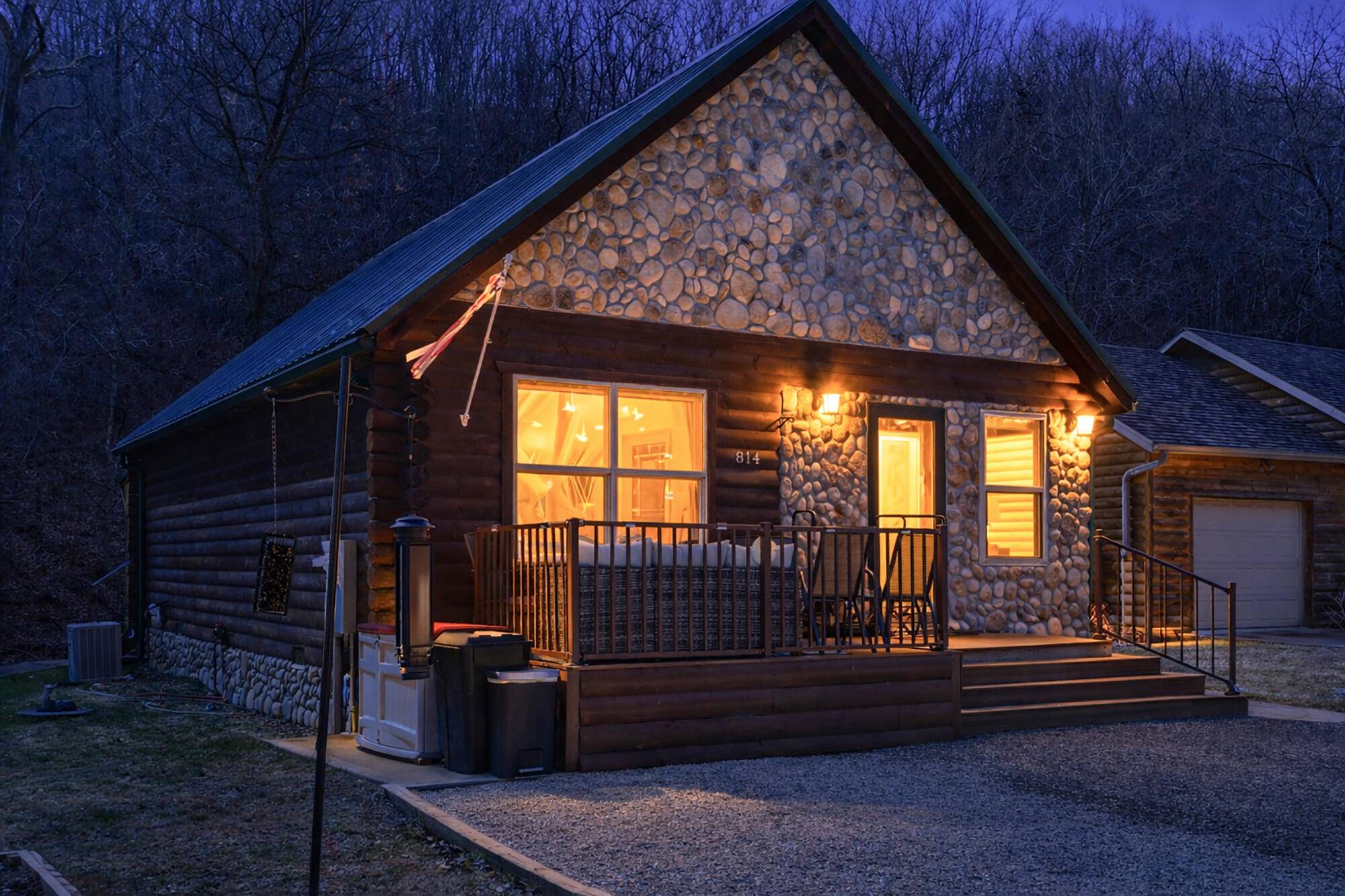 814 Peace In Valley RD, Blue Eye, MO 65611