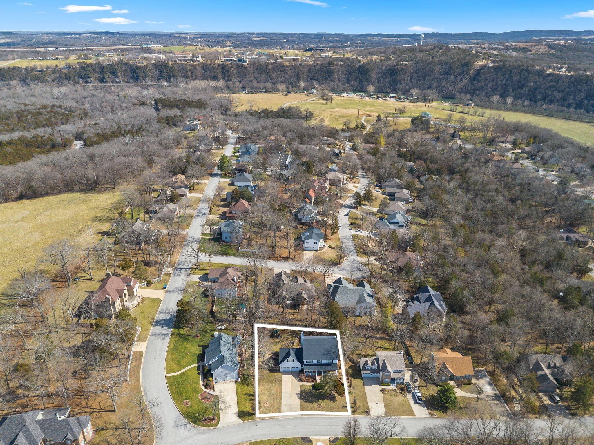 117 Country Bluff DR, Branson, MO 65616