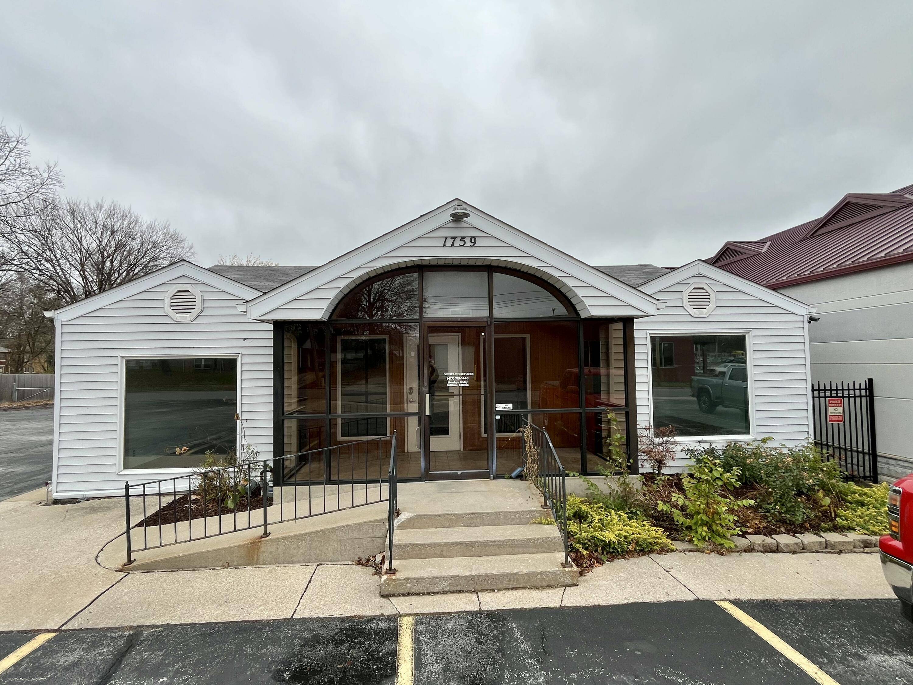 1759 E Elm ST, Springfield, MO 65802