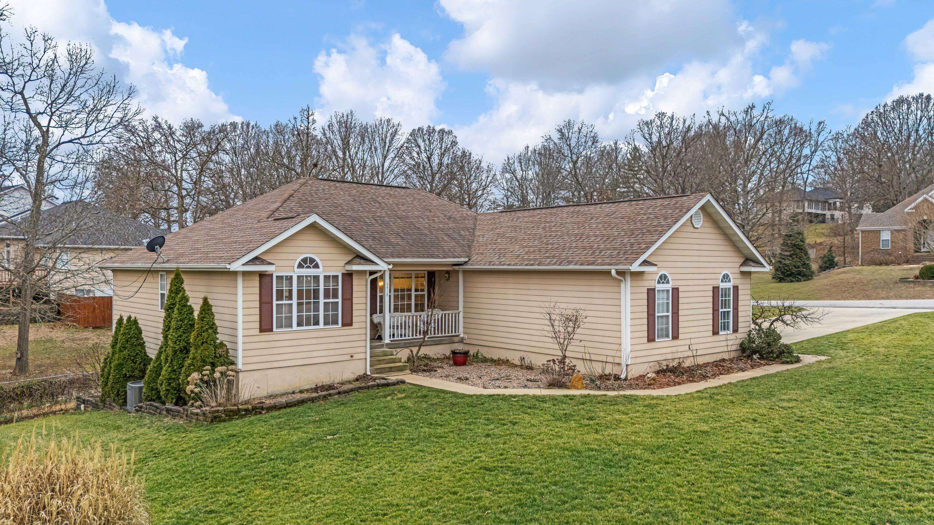 3410 Quail Run RD, West Plains, MO 65775