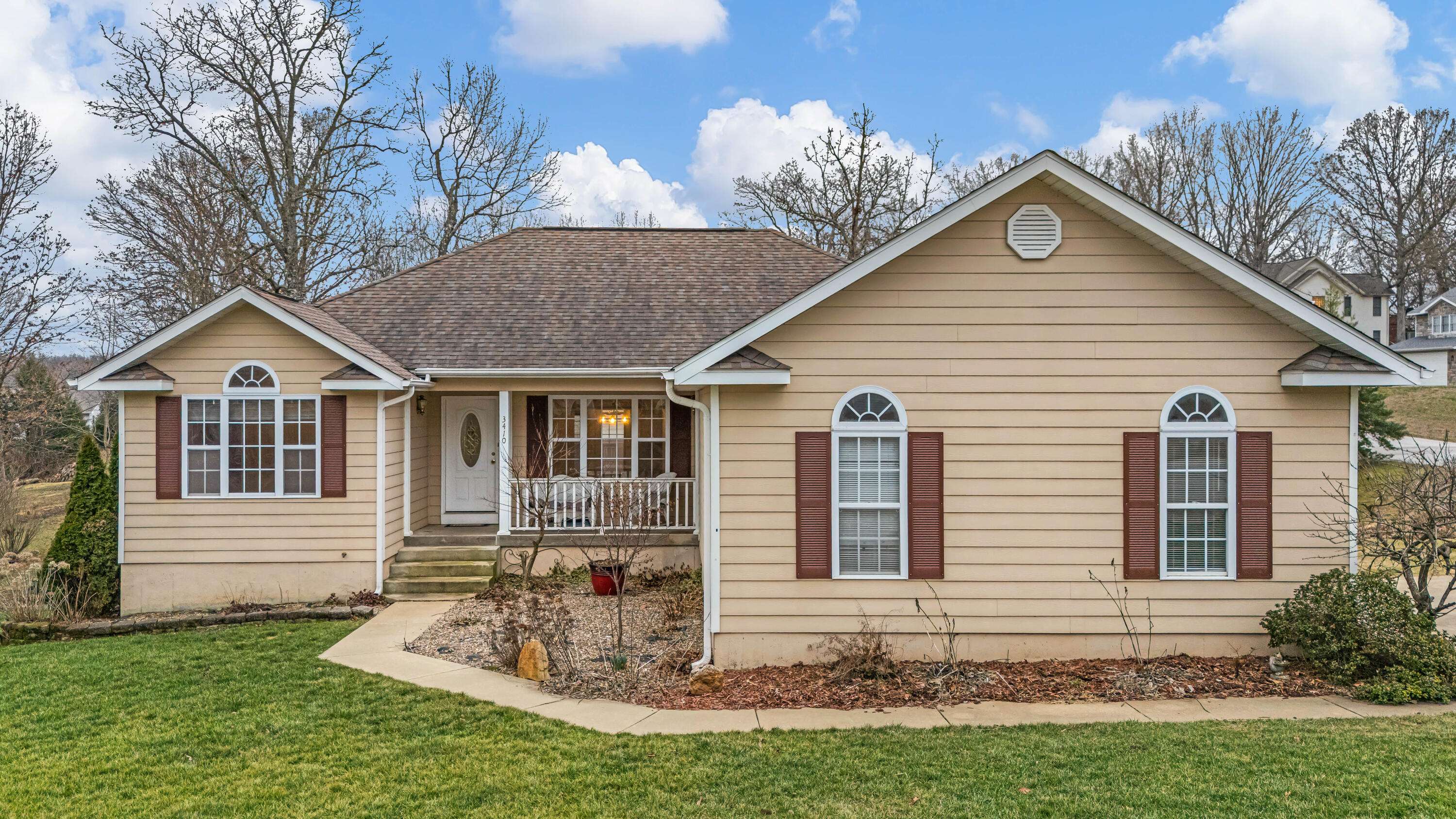 3410 Quail Run RD, West Plains, MO 65775