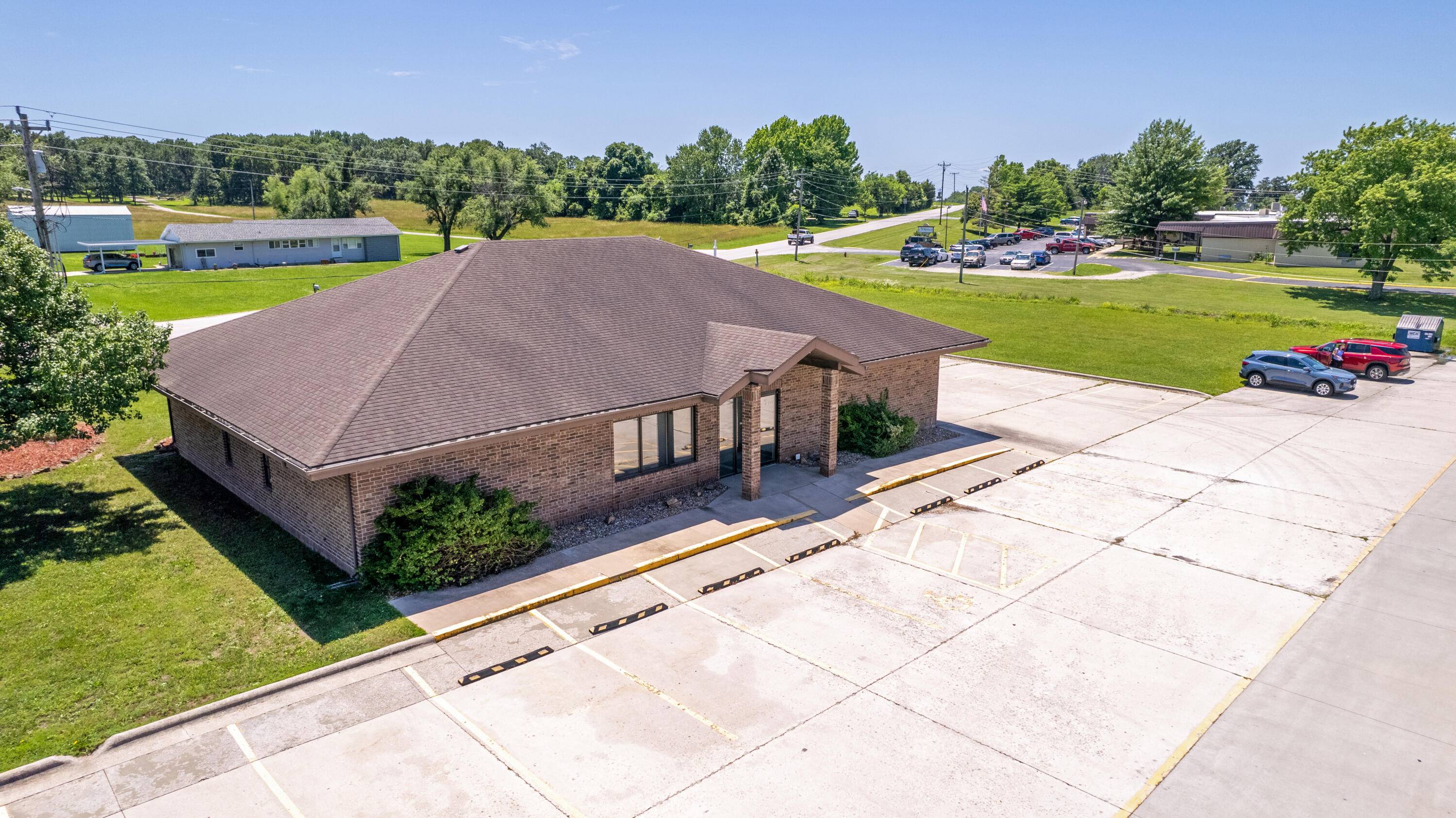 497 Pomme De Terre DR, Marshfield, MO 65706