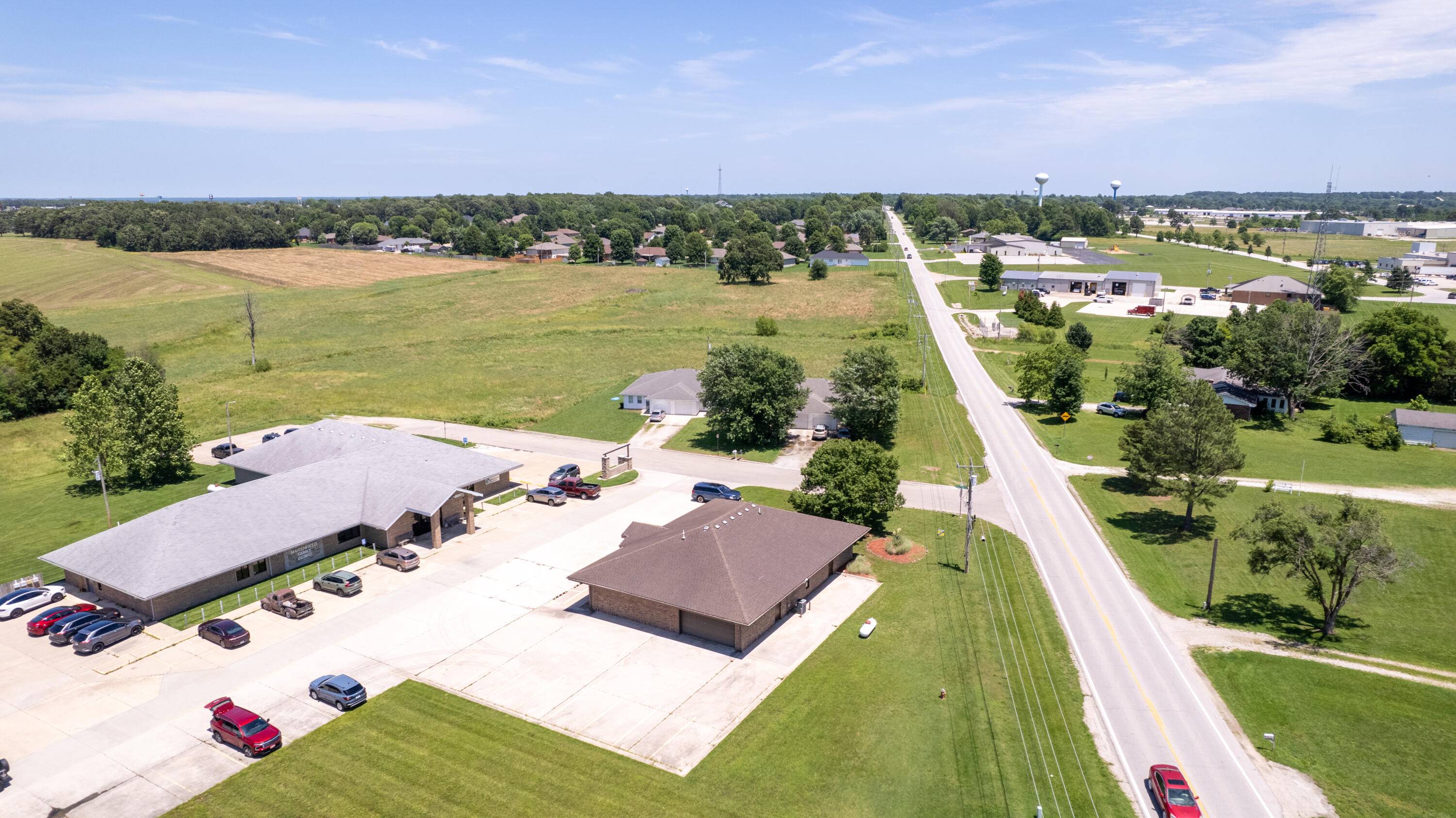497 Pomme De Terre DR, Marshfield, MO 65706