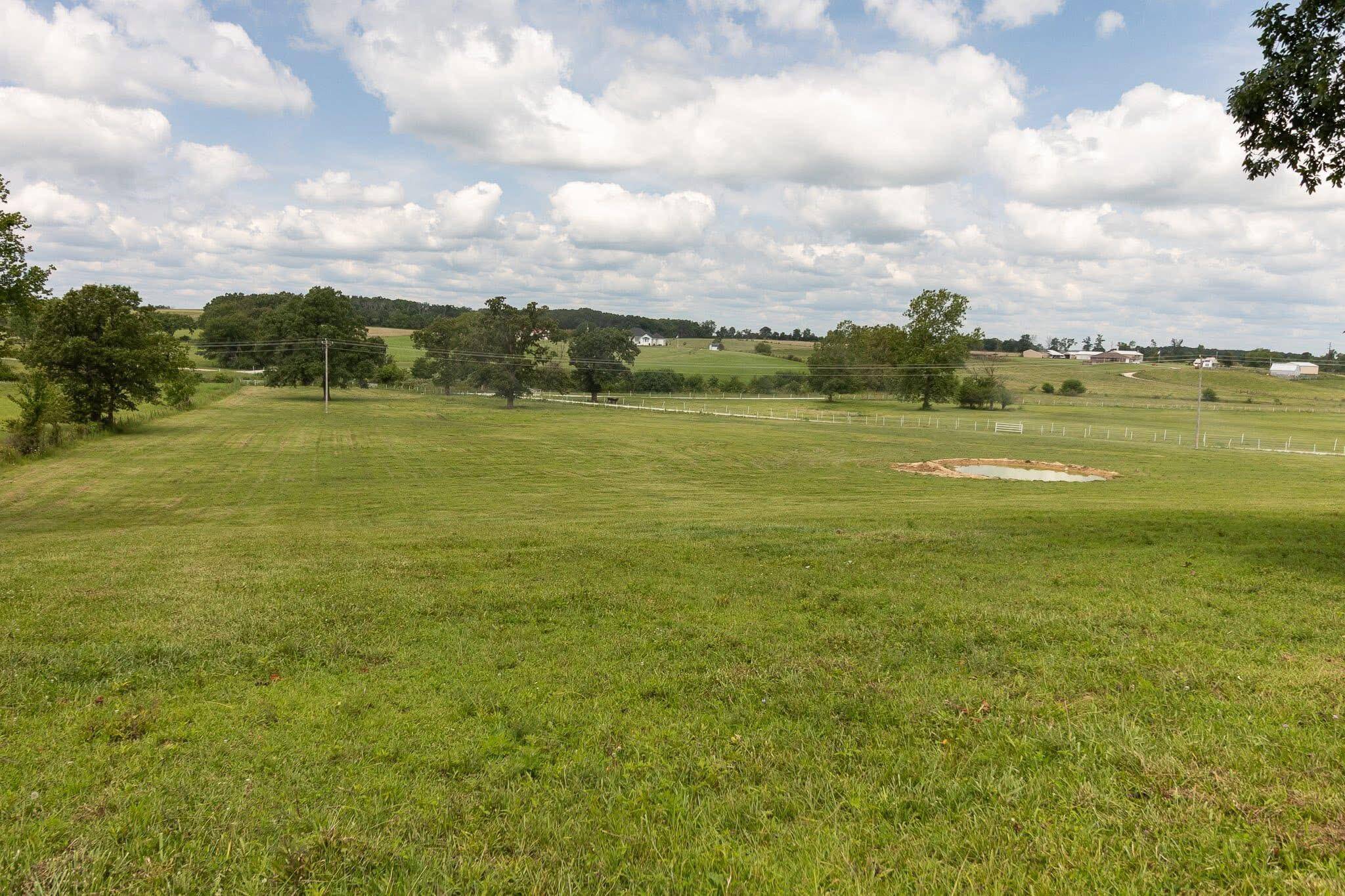 10851 Lone Pine RD, Mountain Grove, MO 65711