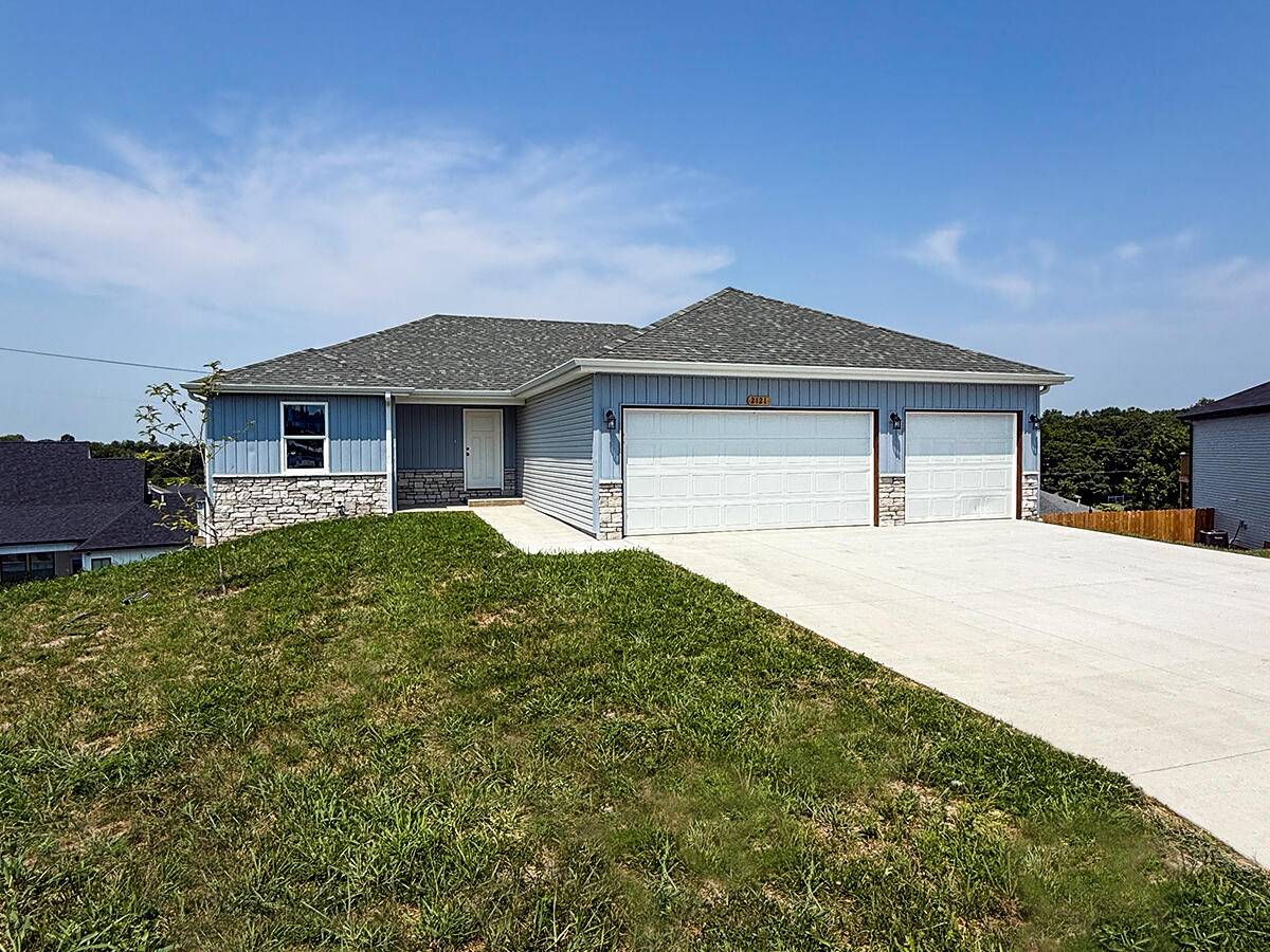 2121 N 25th ST, Ozark, MO 65721