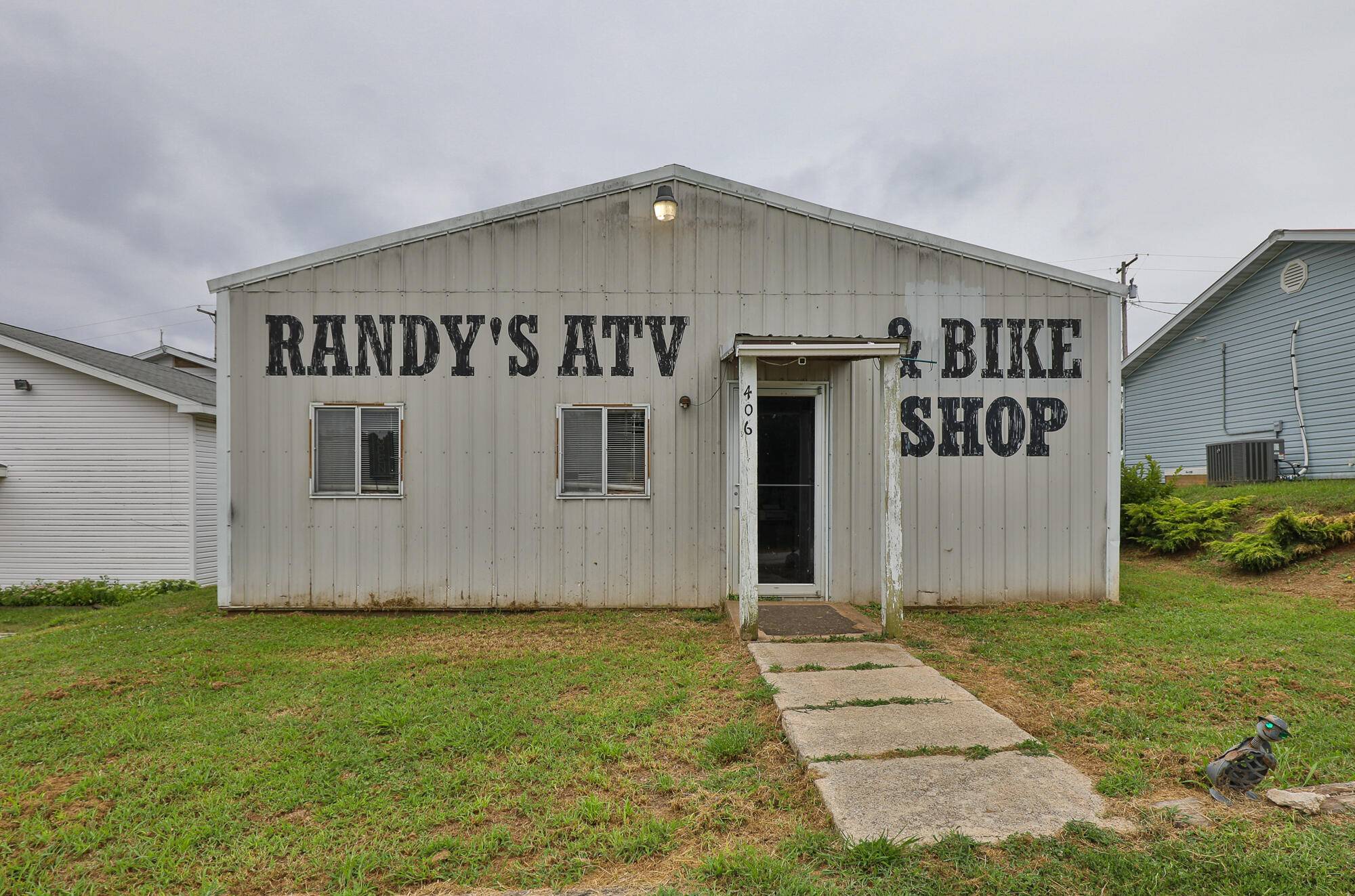 406 Rb RD, Stockton, MO 65785