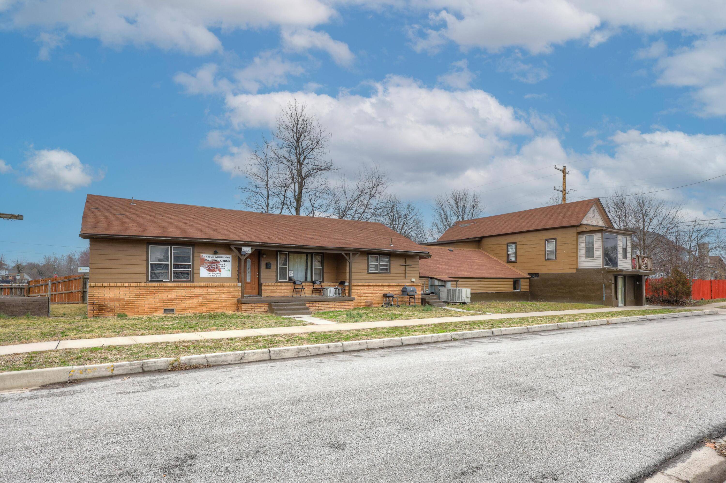 615/617 W 21st ST, Joplin, MO 64804