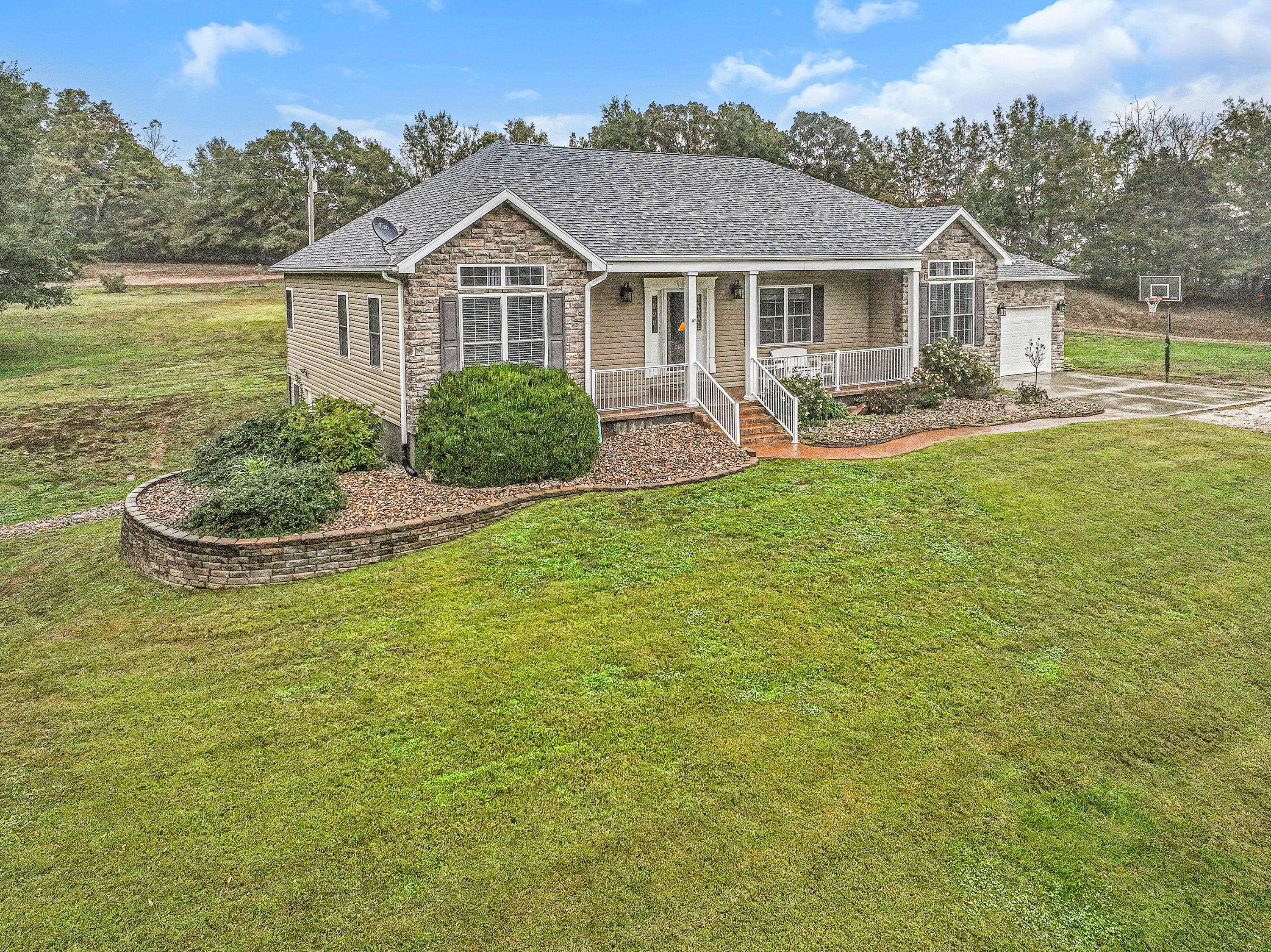 34227 Hanna AVE, Warsaw, MO 65355