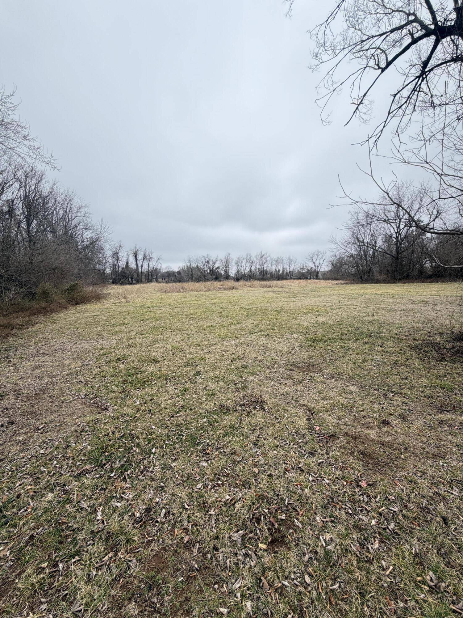 2754 E Grand ST, Springfield, MO 65803