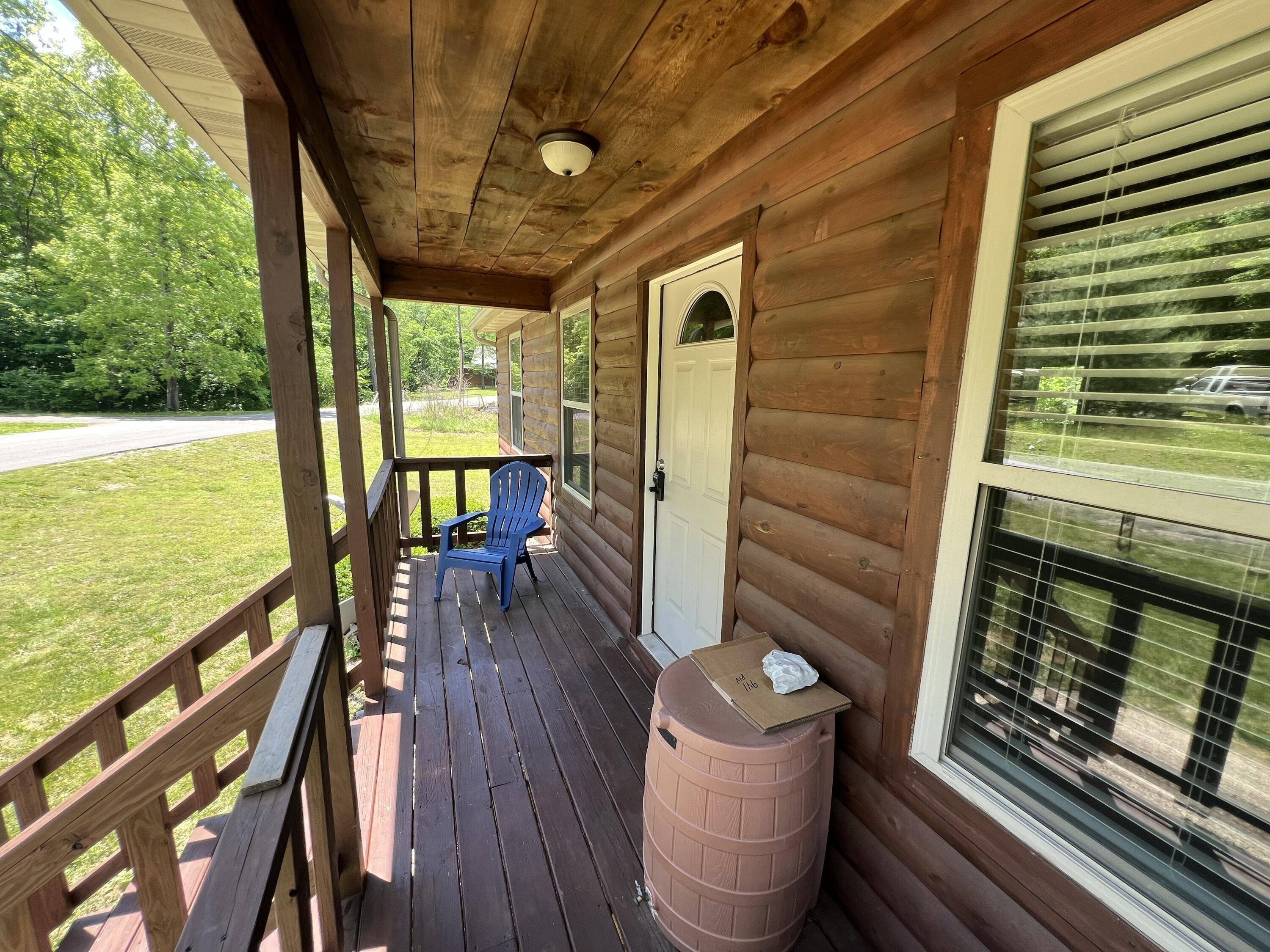 941 Peace In The Valley RD, Blue Eye, MO 65611
