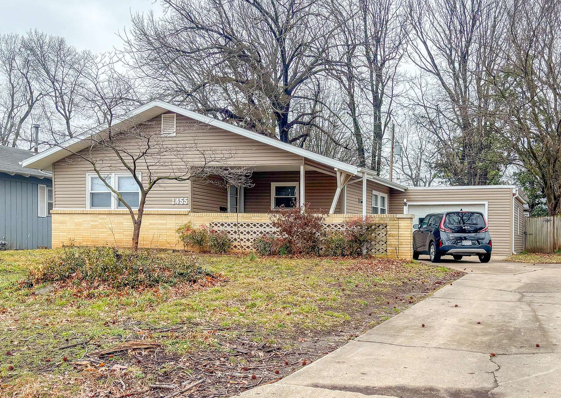 1455 E Berkeley ST, Springfield, MO 65804