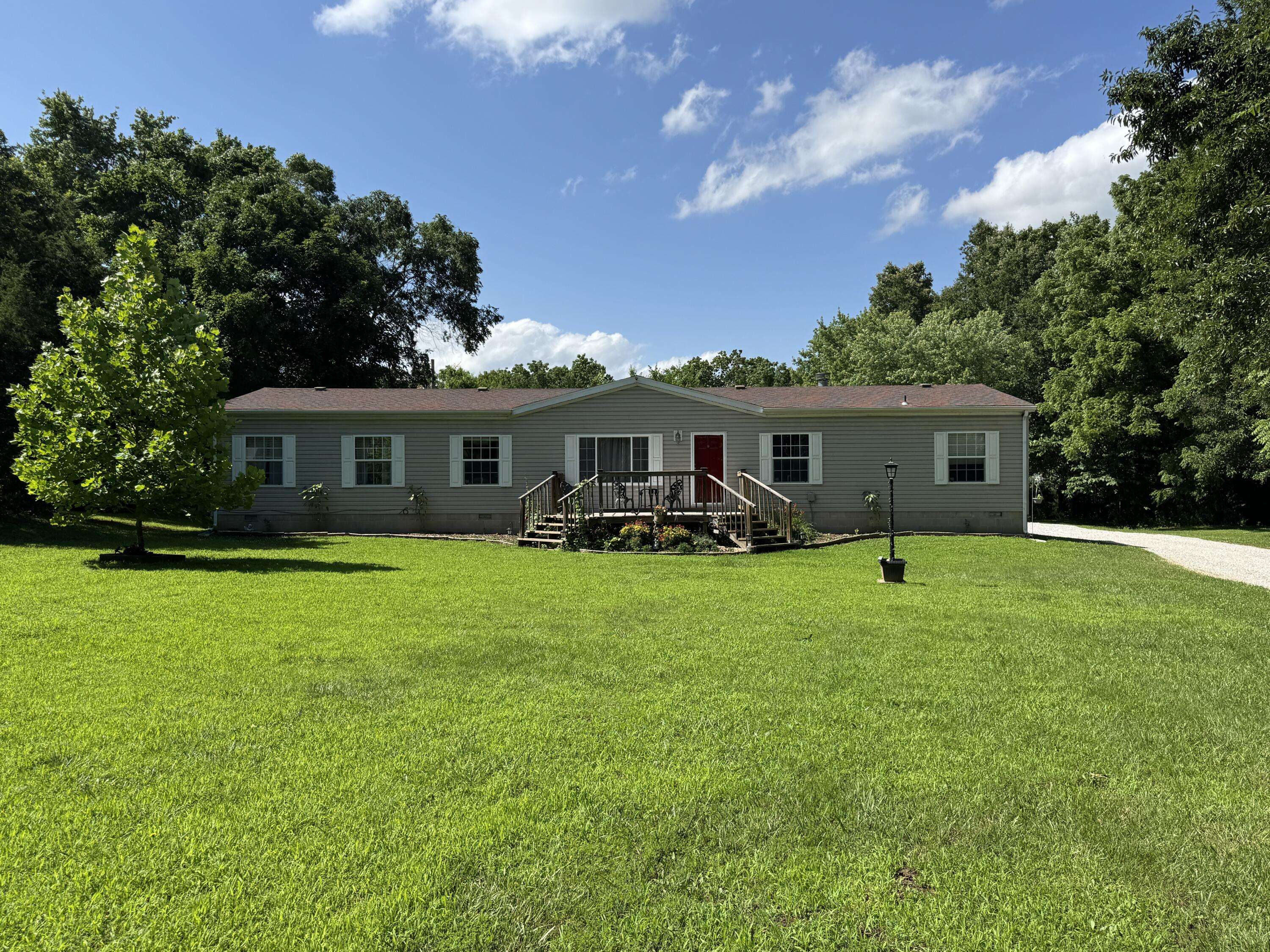 22465 E 850th RD, Humansville, MO 65674