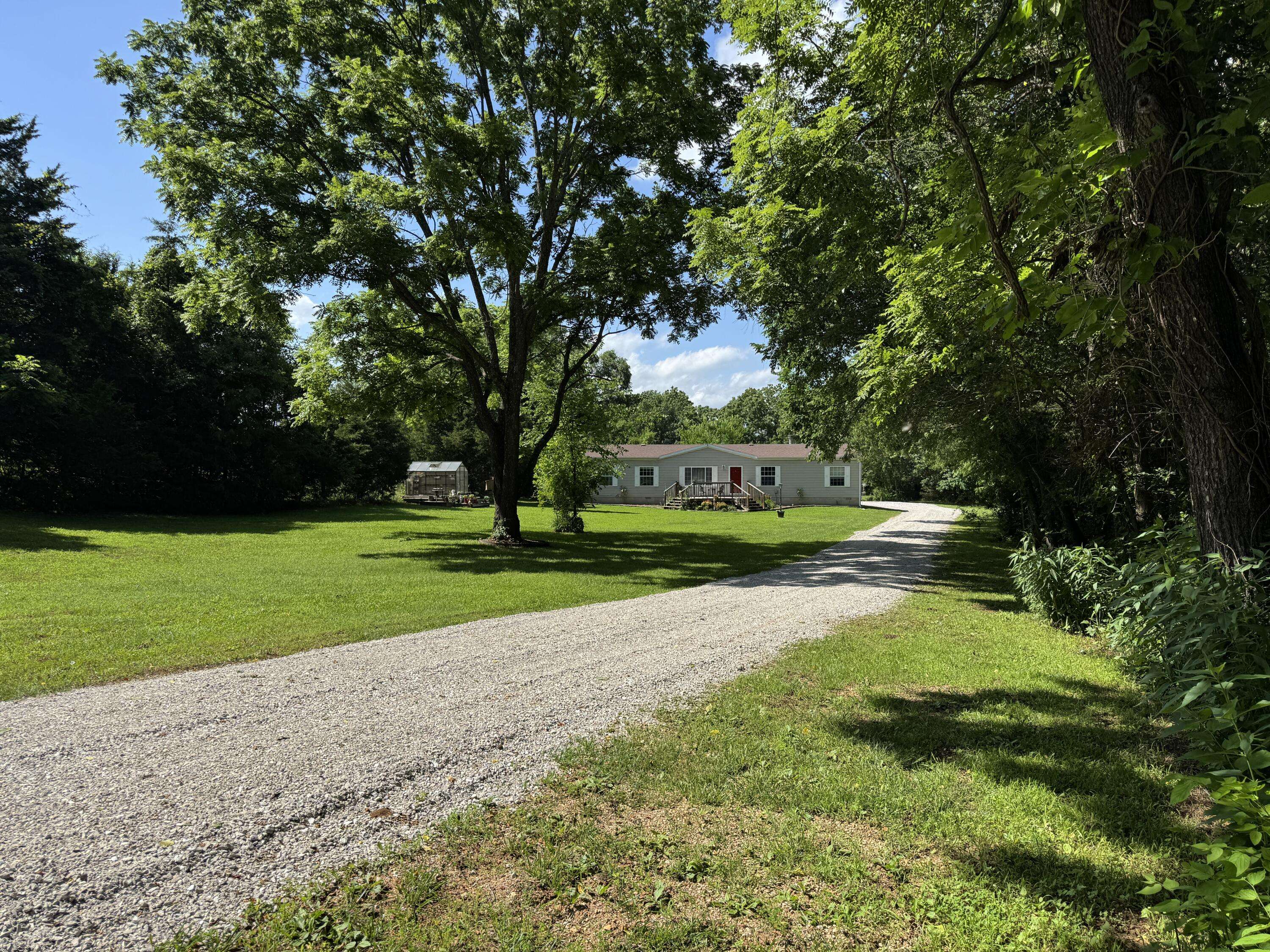 22465 E 850th RD, Humansville, MO 65674