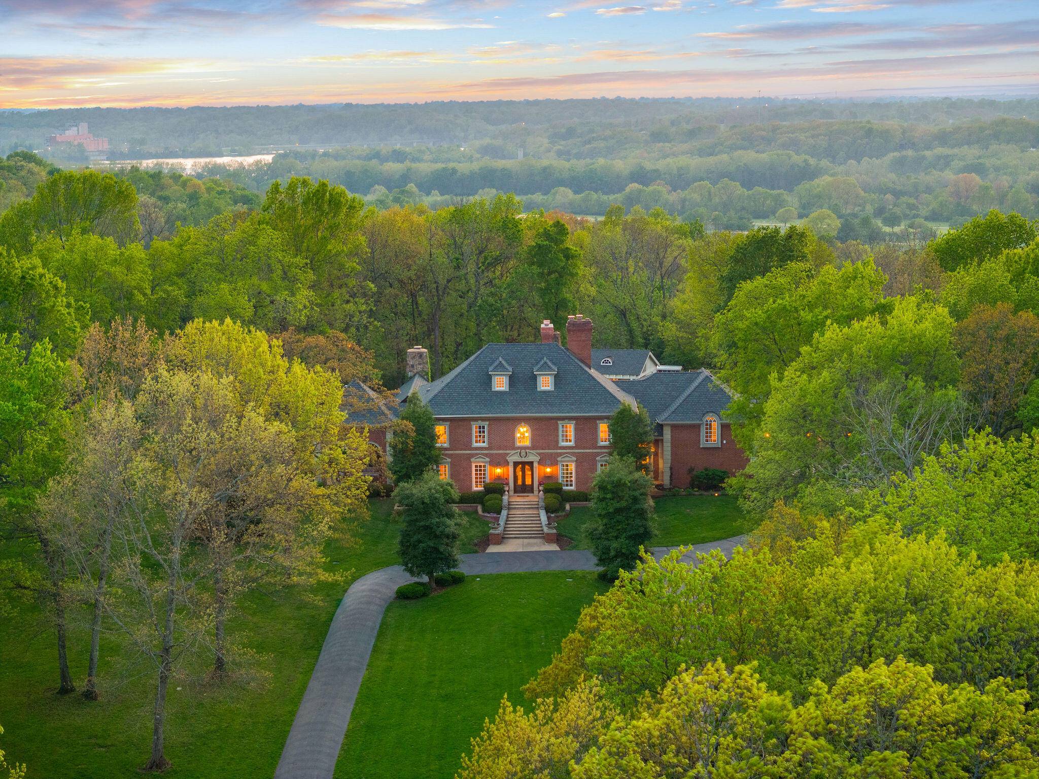 5147 S Farm Road 181, Springfield, MO 65804