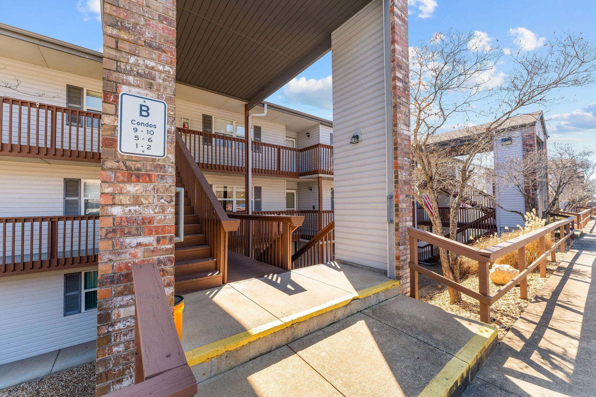 2529 State Highway 176 #B6, Rockaway Beach, MO 65740
