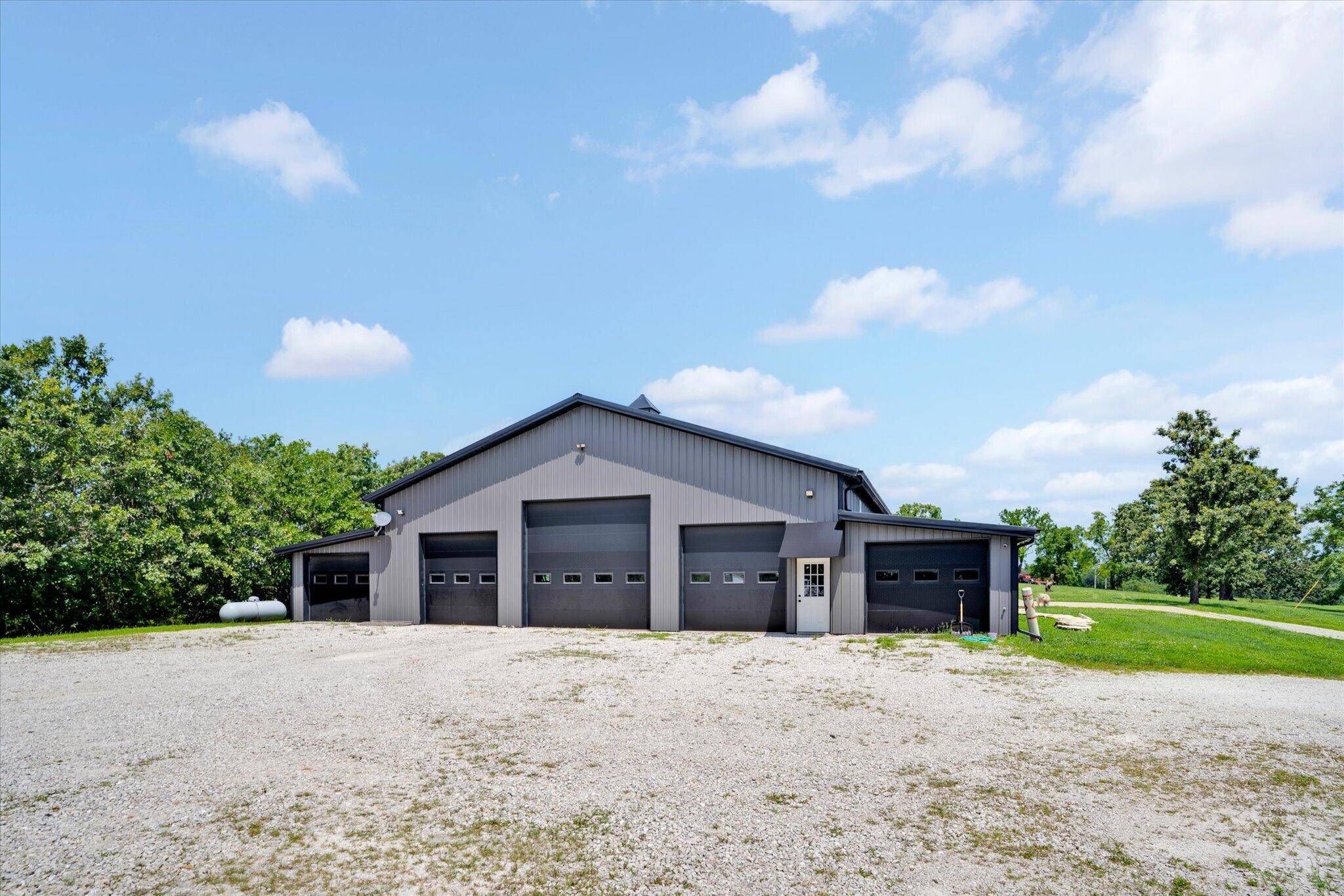 3261 Highway Rb, Bolivar, MO 65613