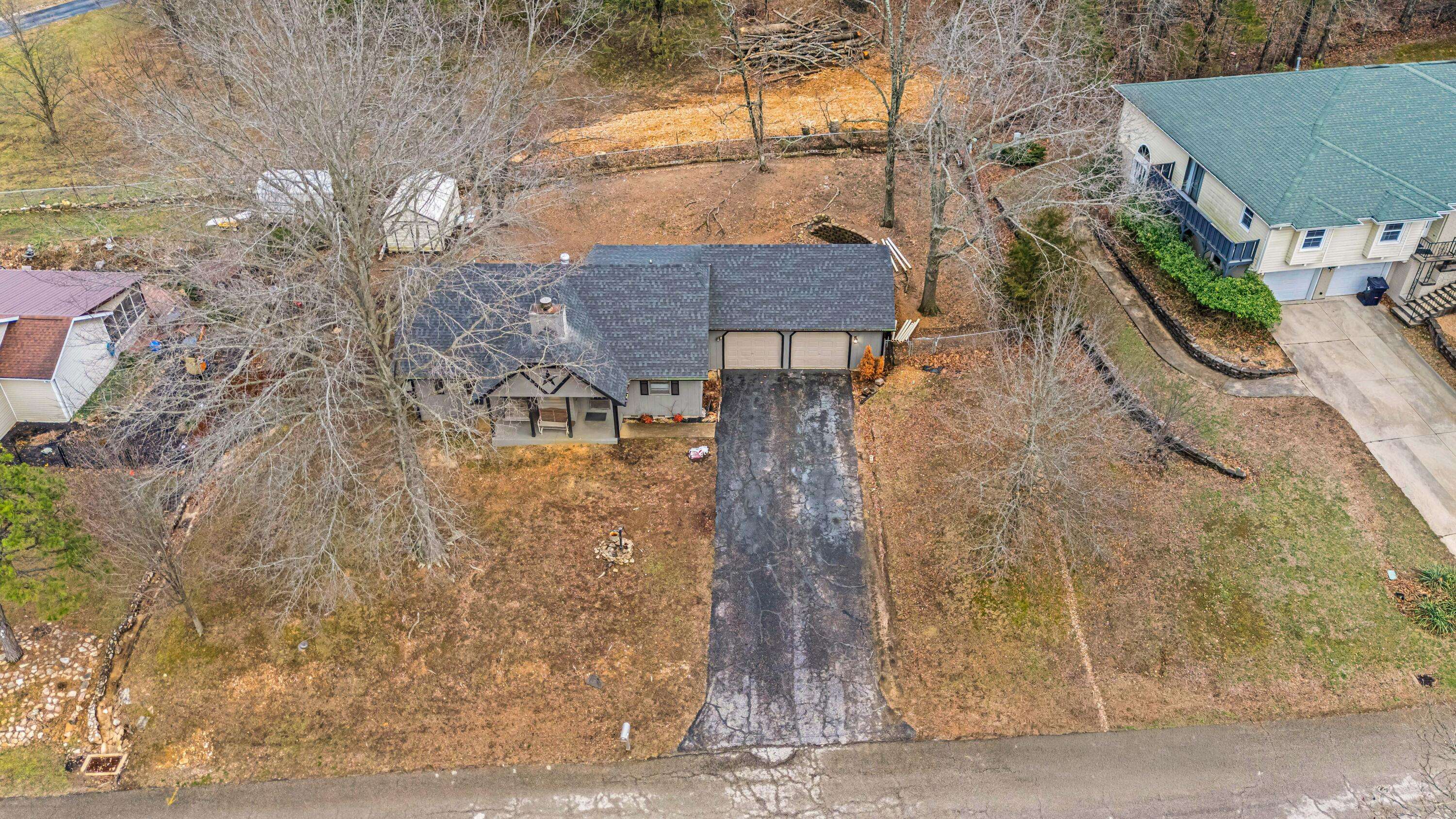 704 E Pamela DR, West Plains, MO 65775