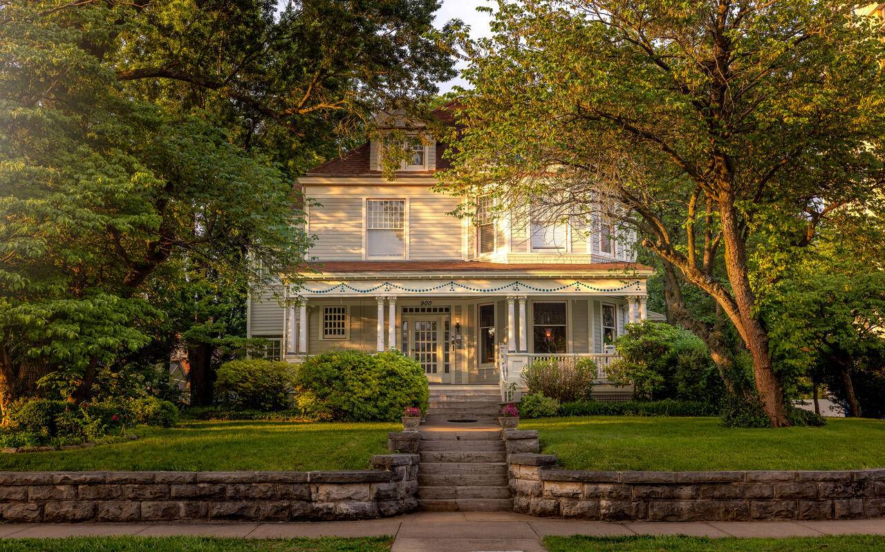 900 E Walnut ST, Springfield, MO 65806