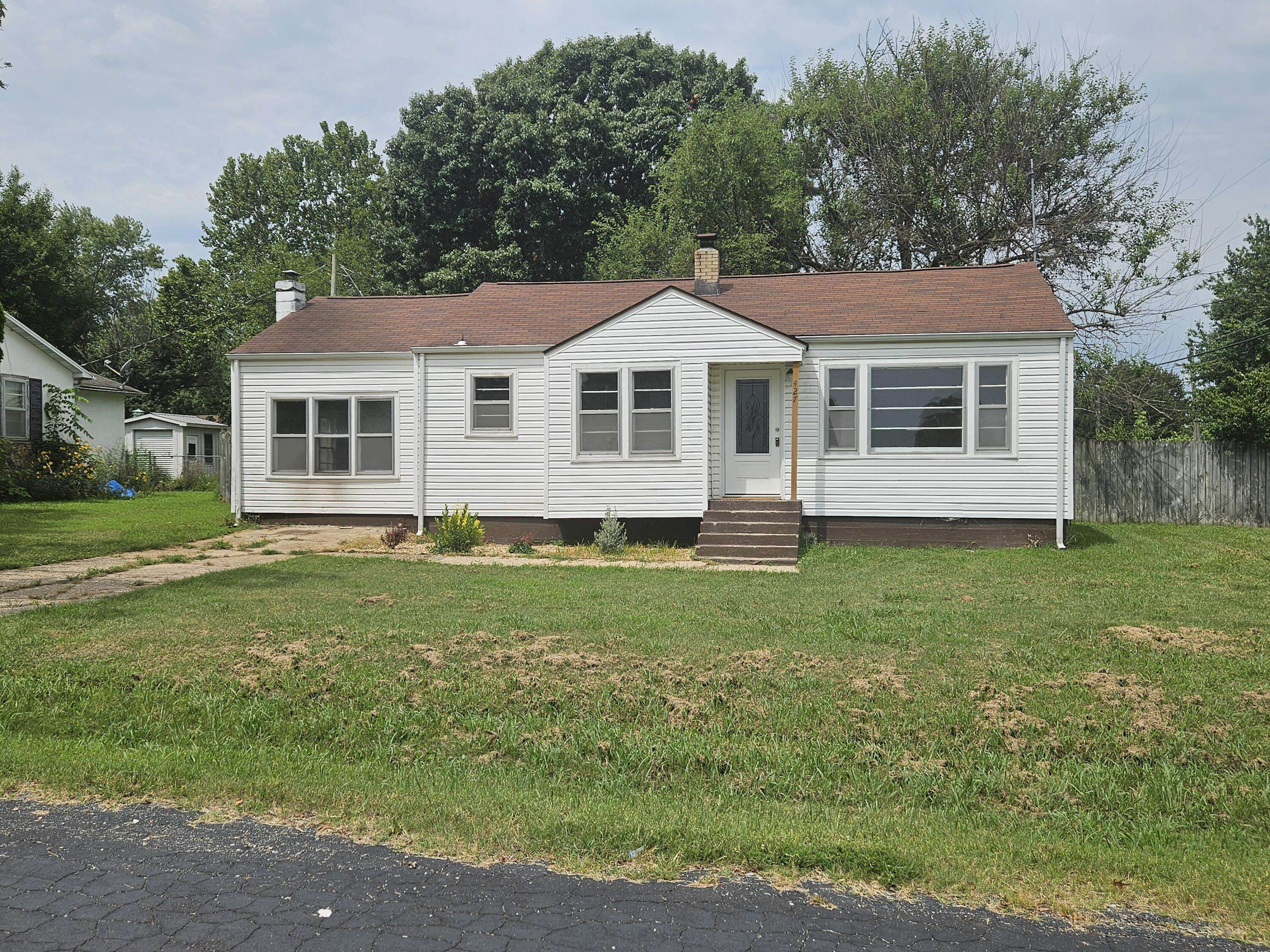 427 N Mcmillan AVE, Mountain Grove, MO 65711
