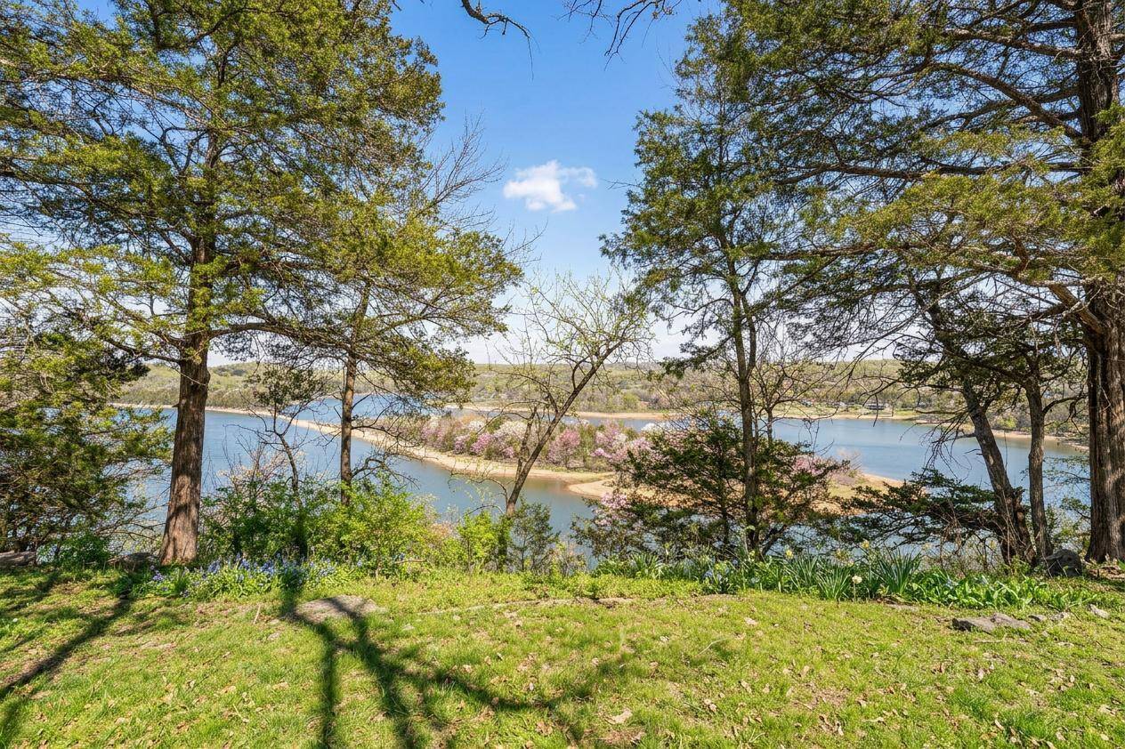 000 Long Bend RD, Galena, MO 65656