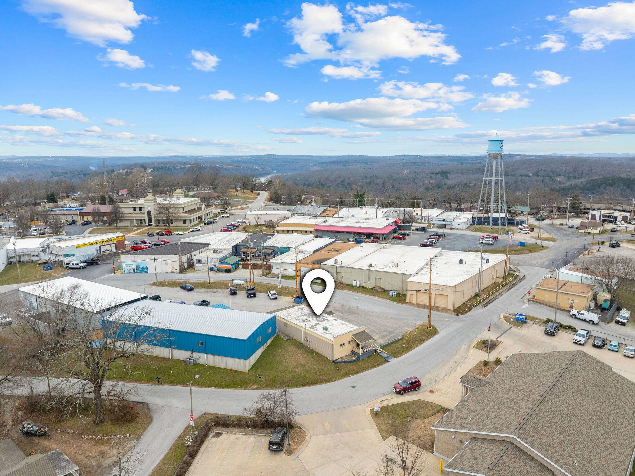 210 Shadowrock DR, Forsyth, MO 65653
