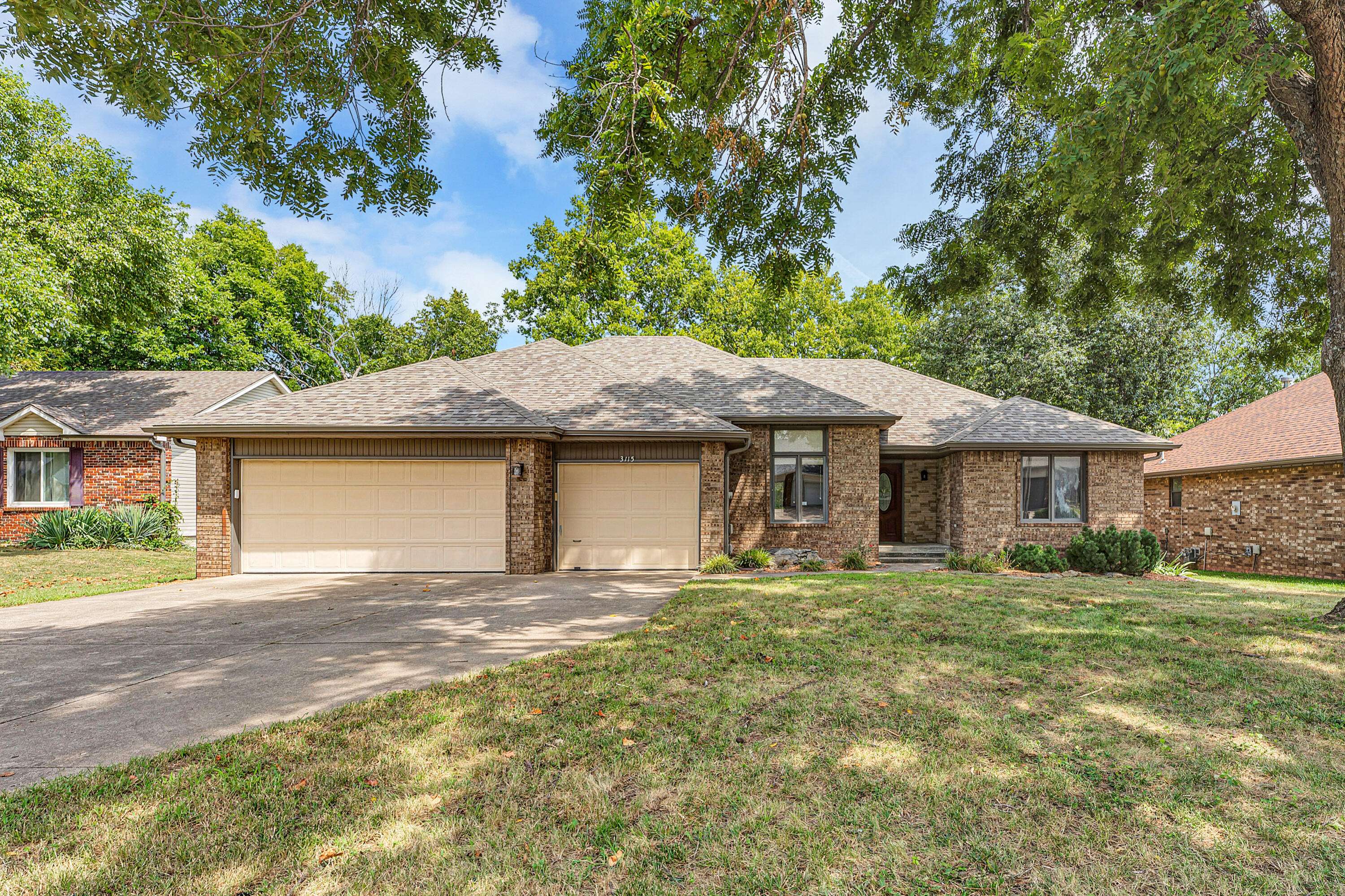 3115 W Edgewood ST, Springfield, MO 65807