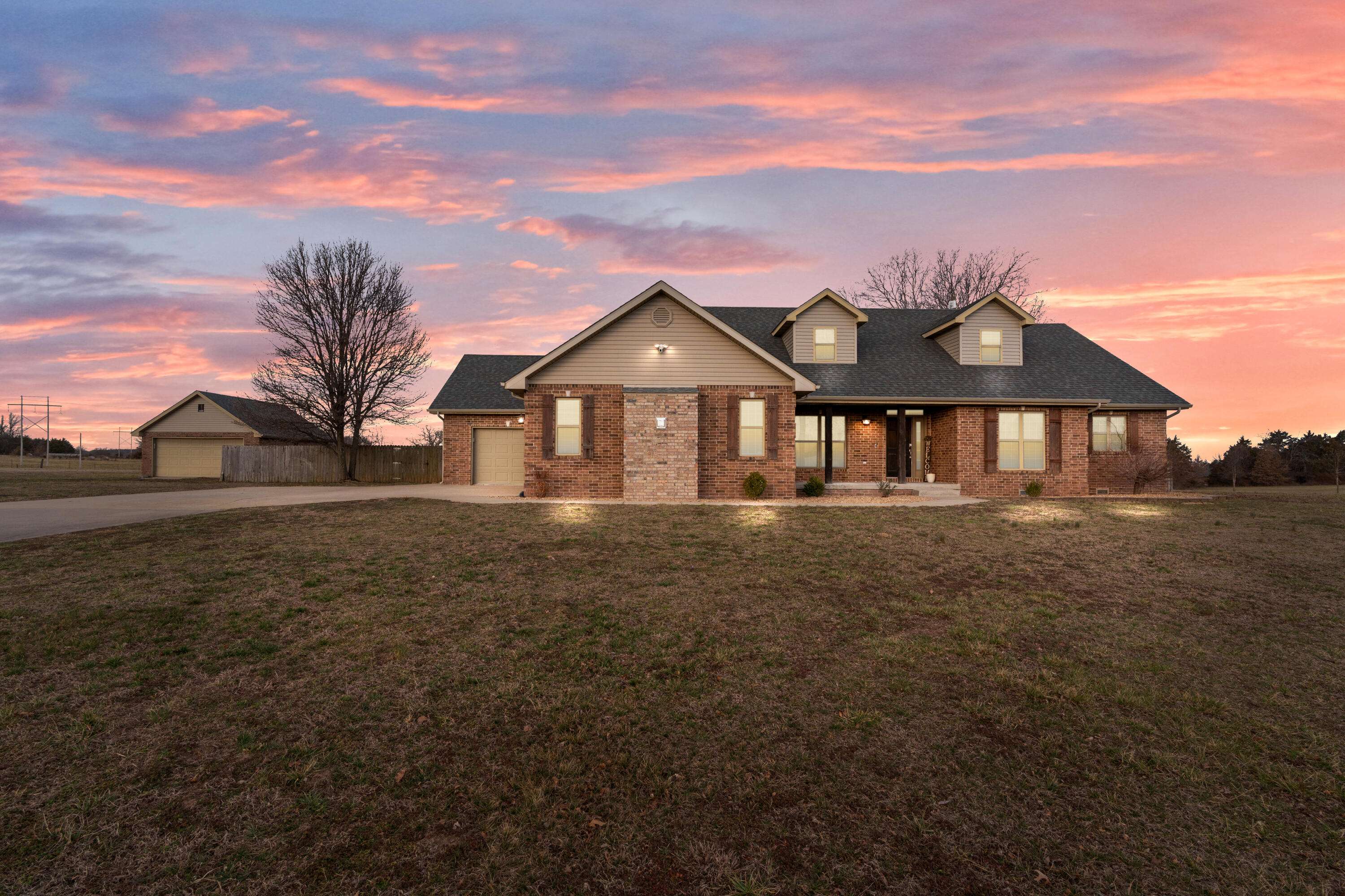 4547 S 136th RD, Bolivar, MO 65613