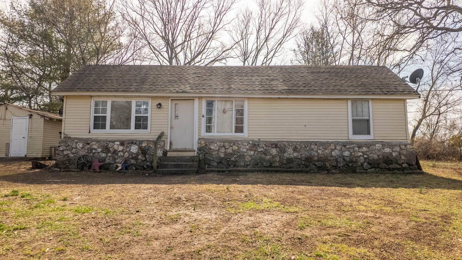 100 E Adams ST, Thayer, MO 65791