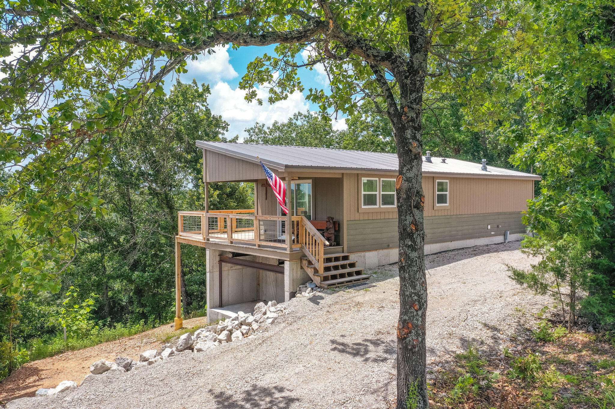 500 Briggs RD, Walnut Shade, MO 65771