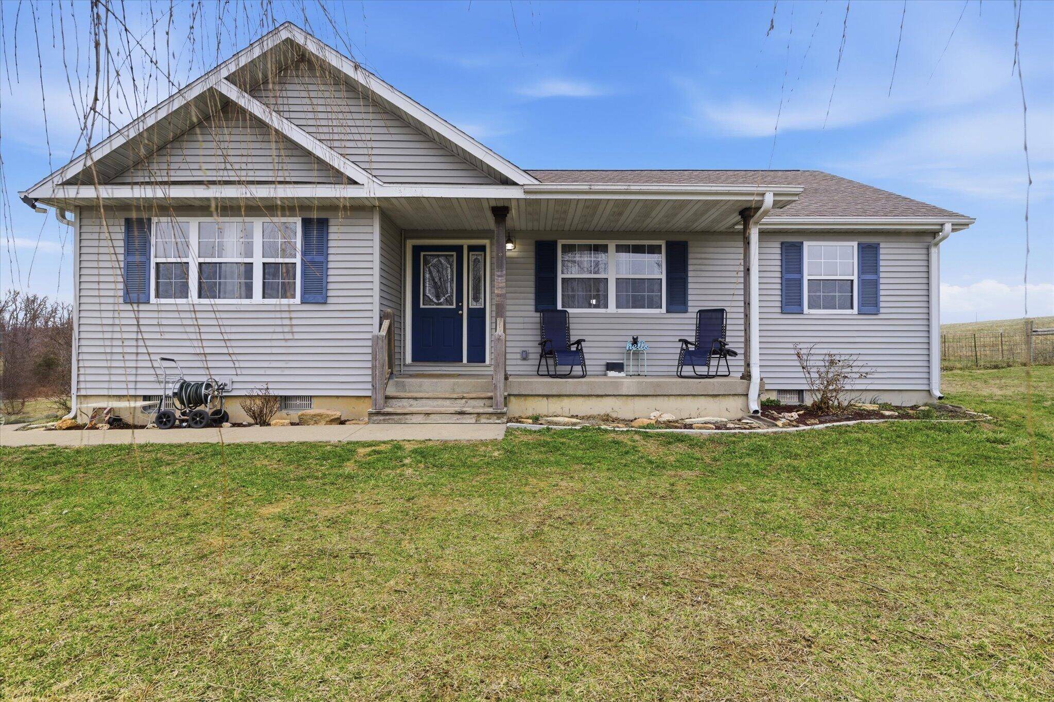 1584 Mcintosh RD, Macomb, MO 65702