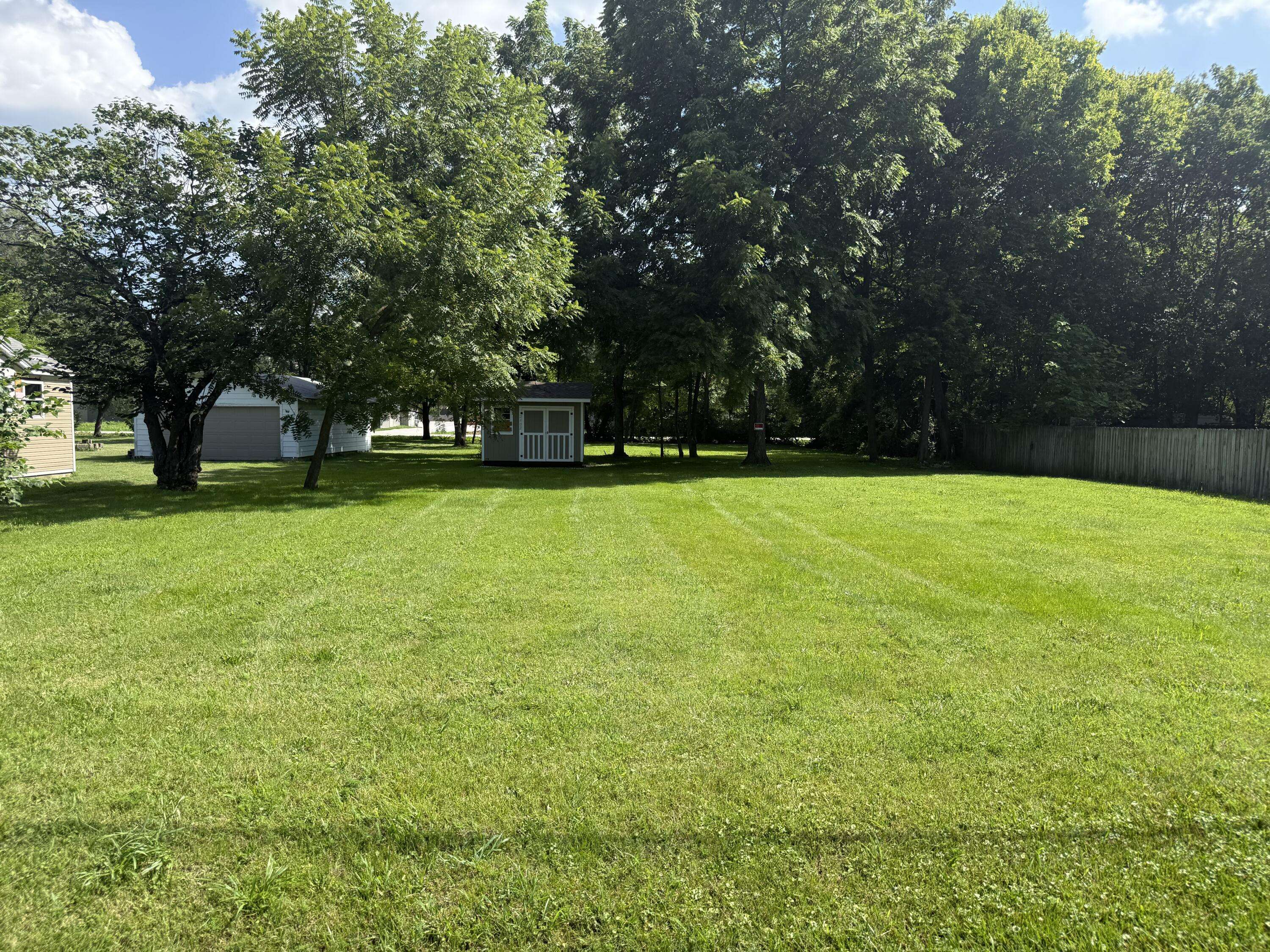 2402 E Commercial ST, Springfield, MO 65803