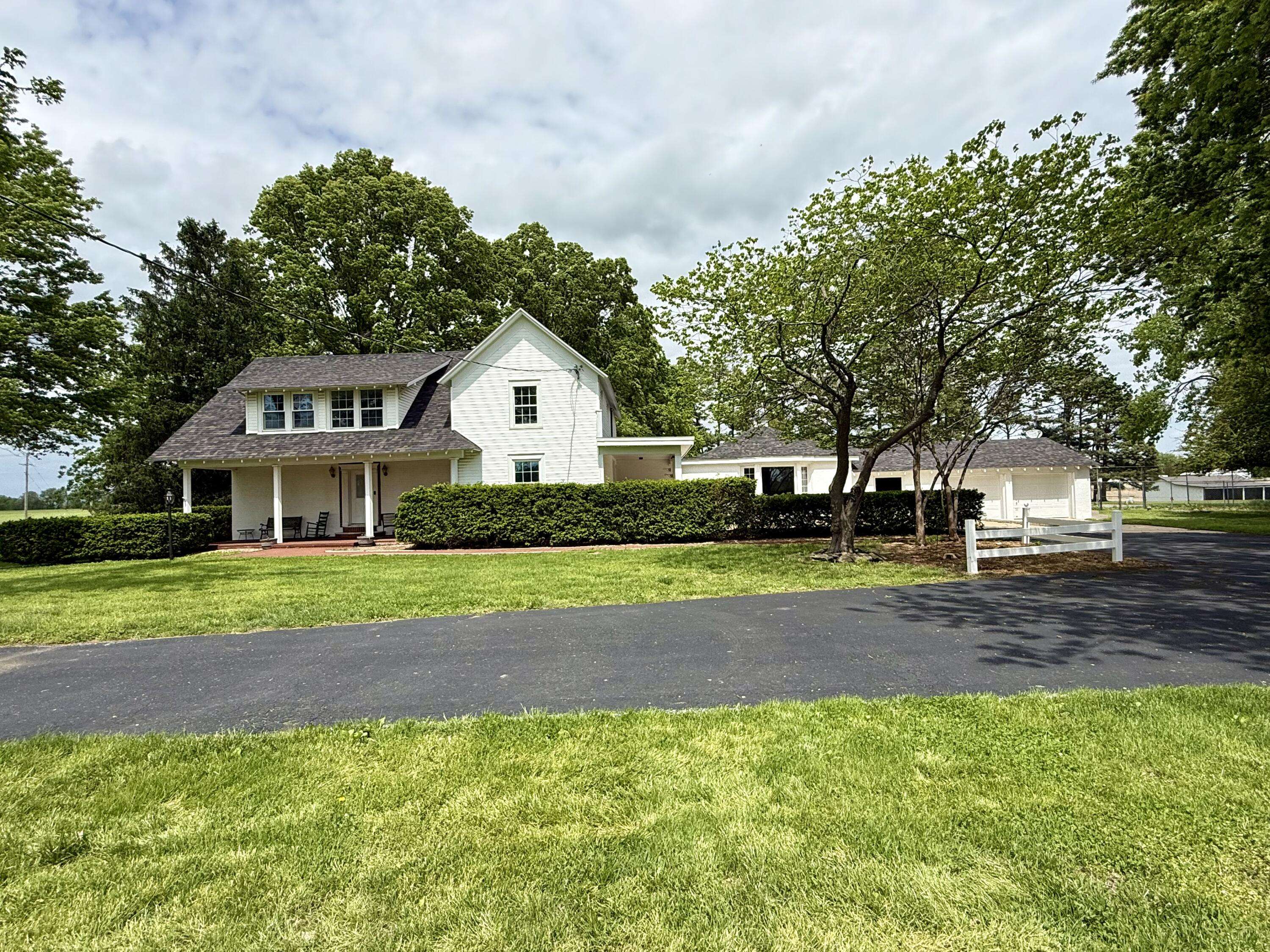 2202 S Farm Road 107, Springfield, MO 65802