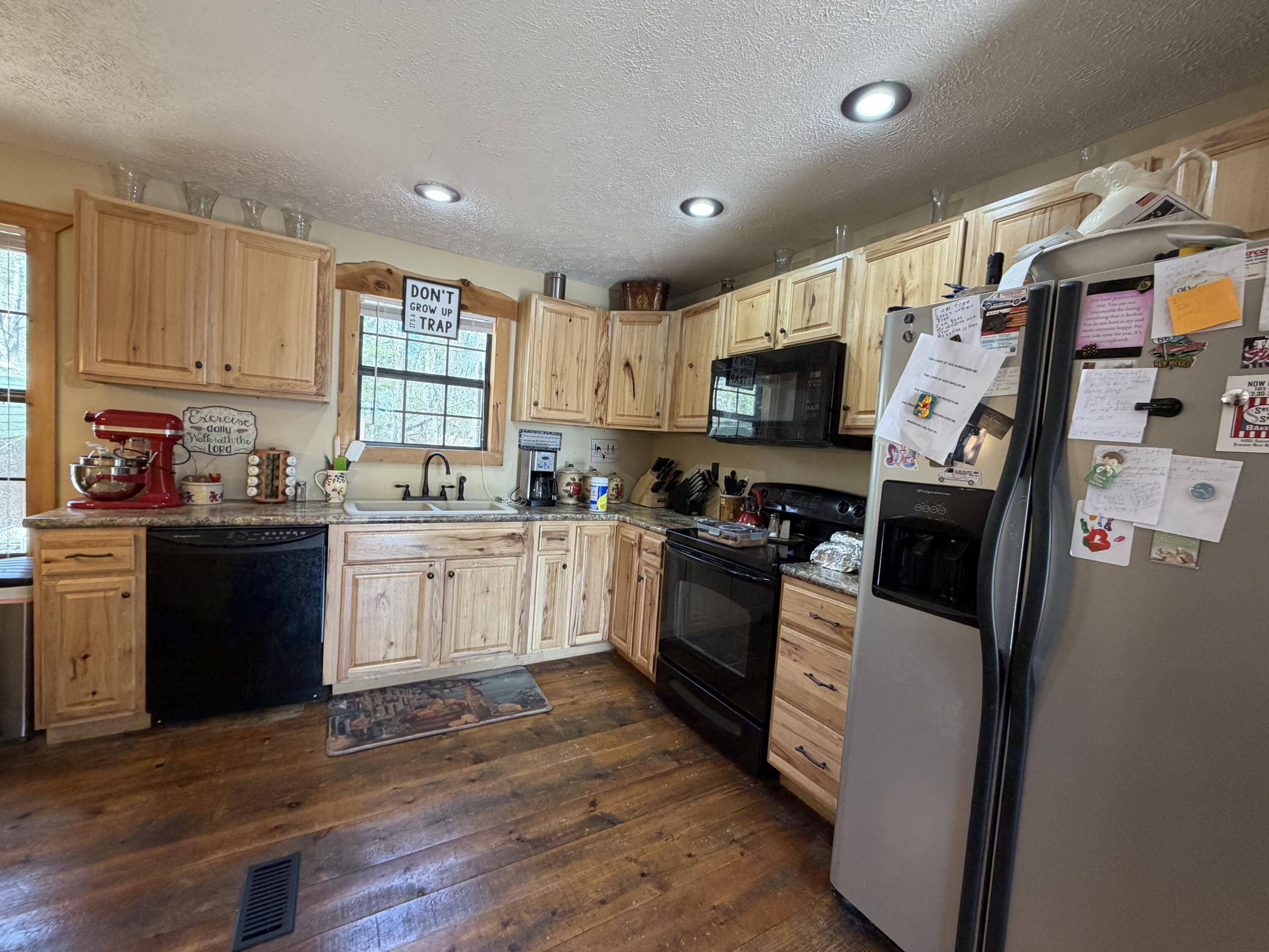 45 Thistle LN, Kimberling City, MO 65686
