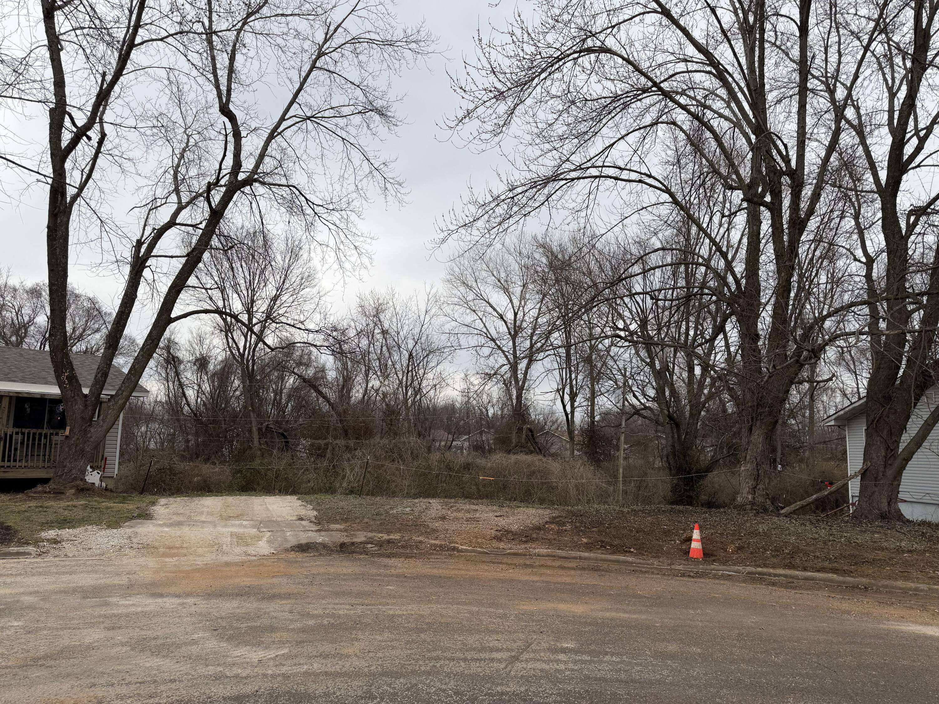 1228 N Glenn AVE, Springfield, MO 65802
