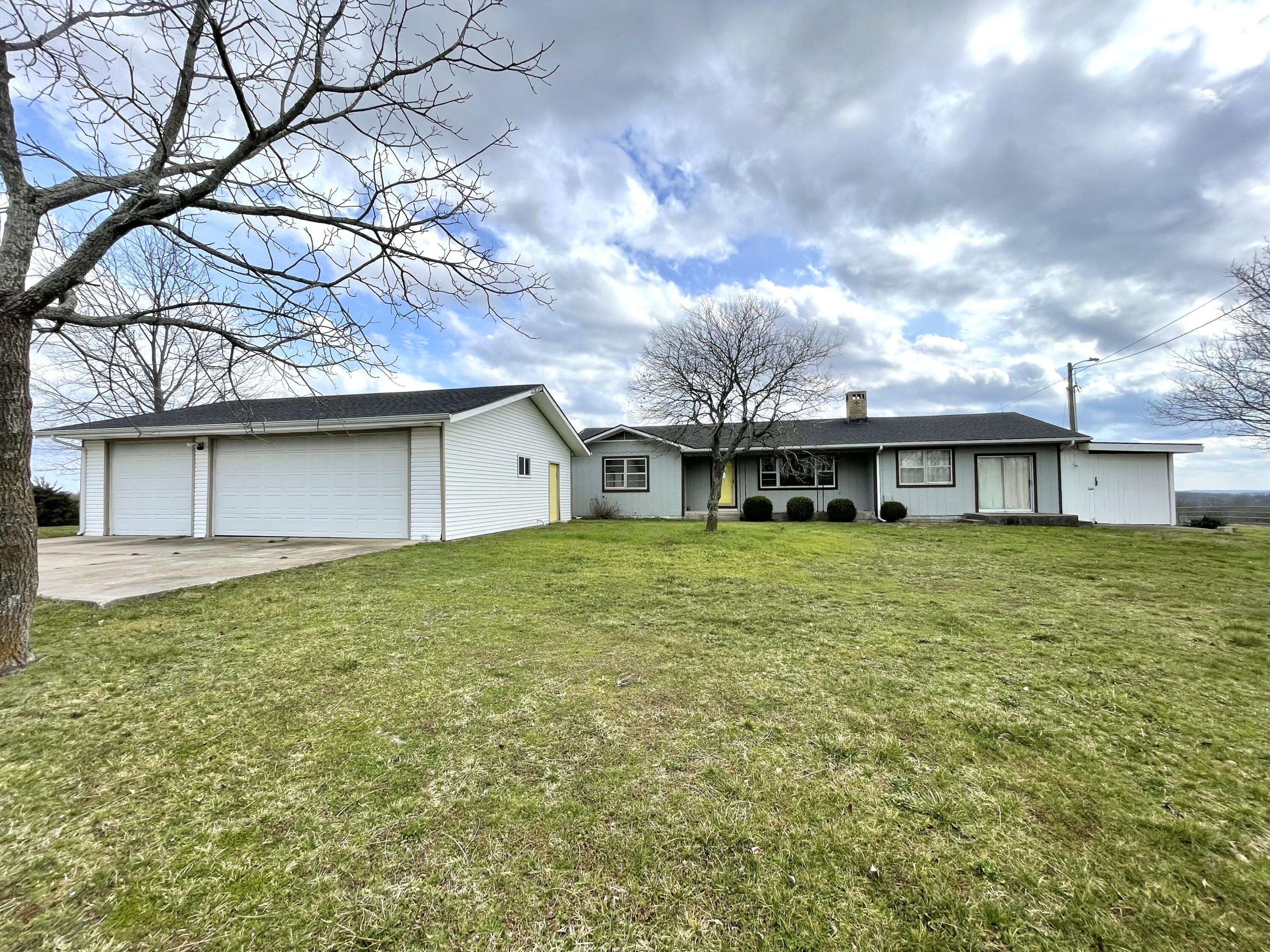 23537 Farm Road 2080, Aurora, MO 65605