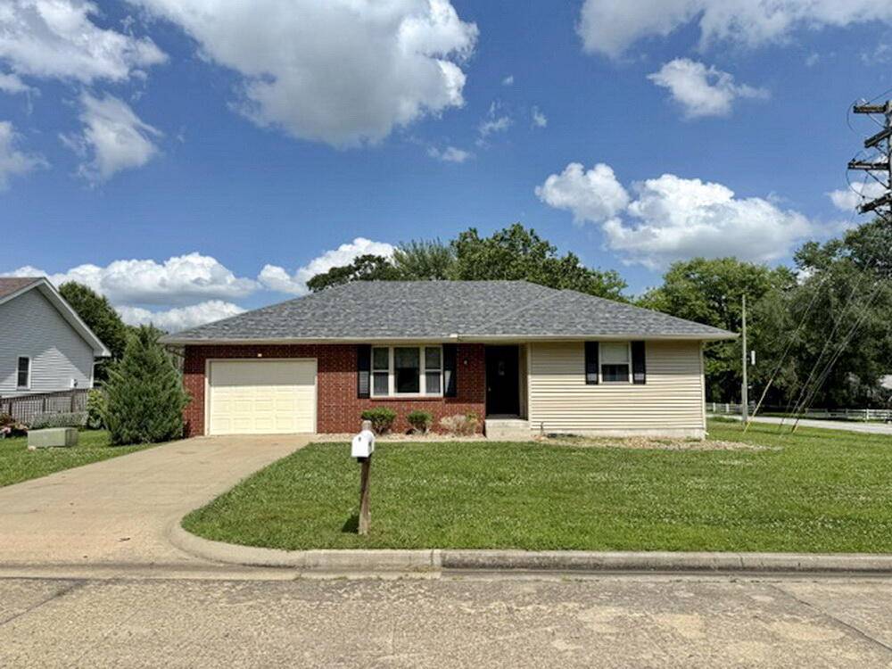 1409 S Schrock ST, El Dorado Springs, MO 64744