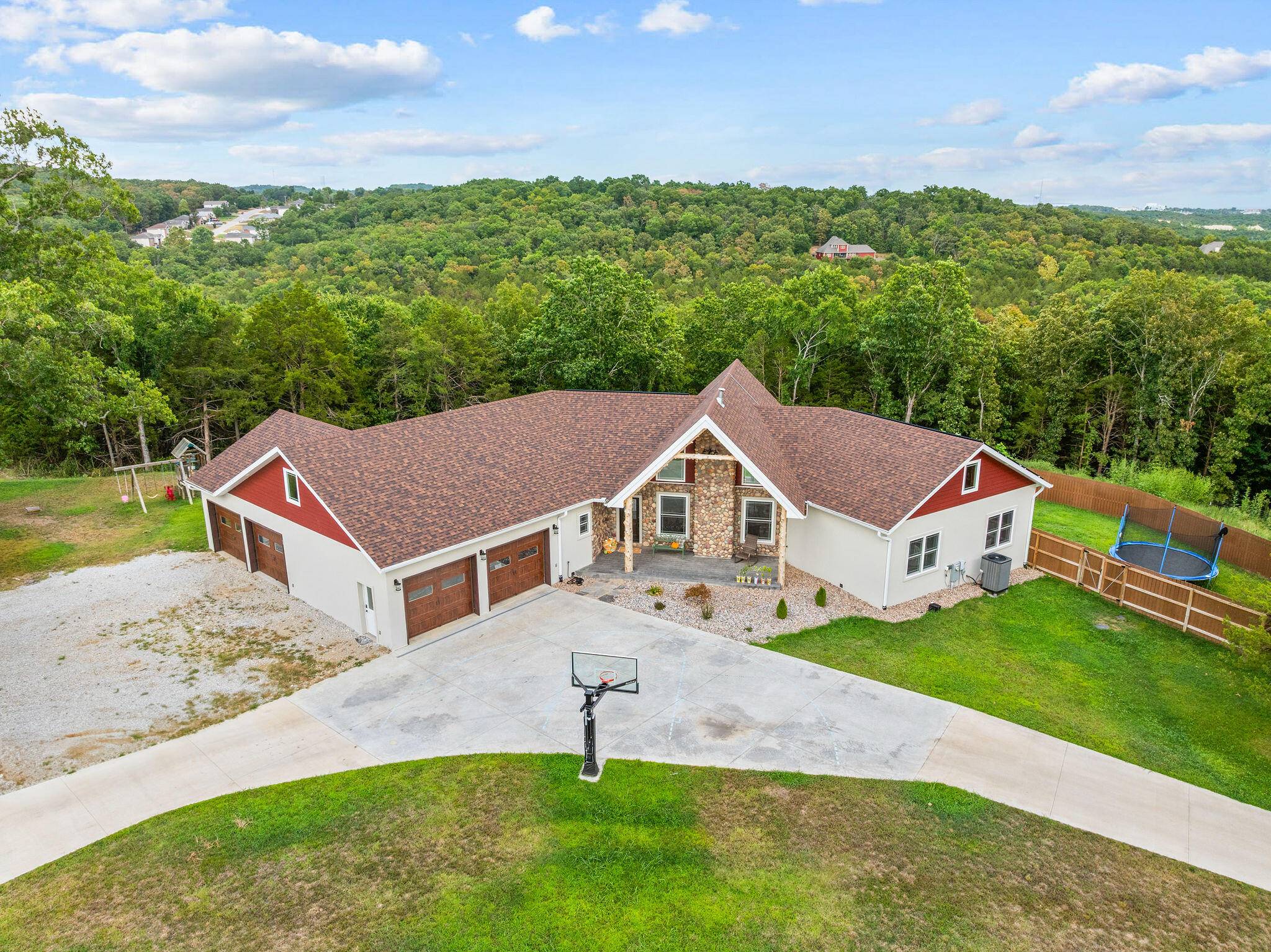 770 Mills Hollow RD, Branson, MO 65616