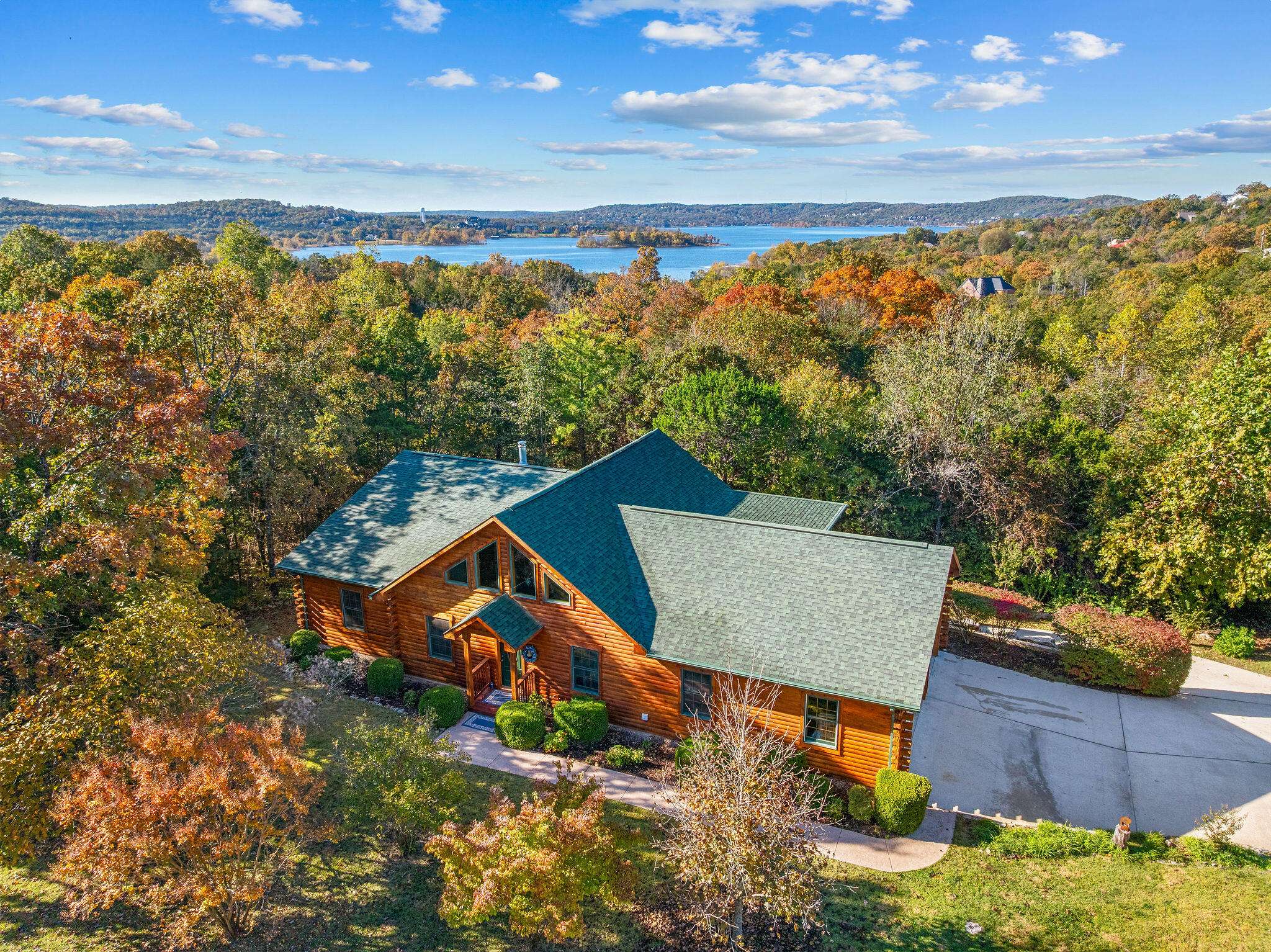 791 Crescent DR, Hollister, MO 65672