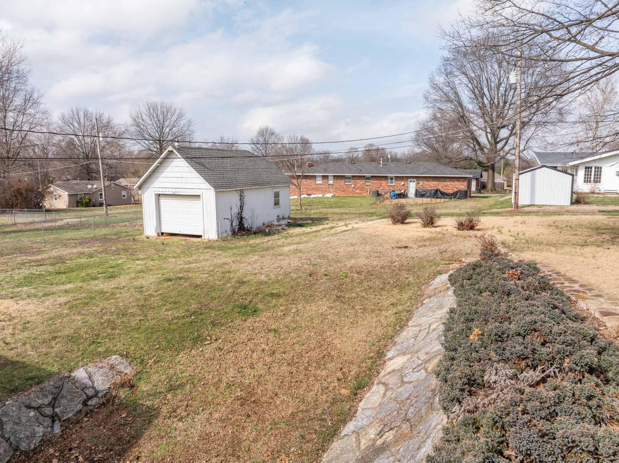 630 E Center ST, Mt Vernon, MO 65712