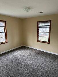 515 S Oak ST, Buffalo, MO 65622