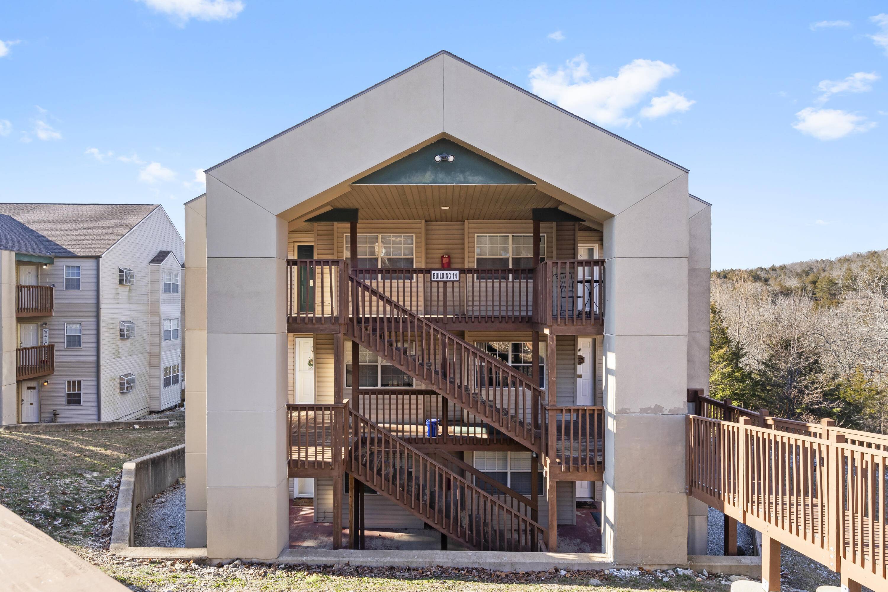 14 Woodpecker LN #4, Branson, MO 65616