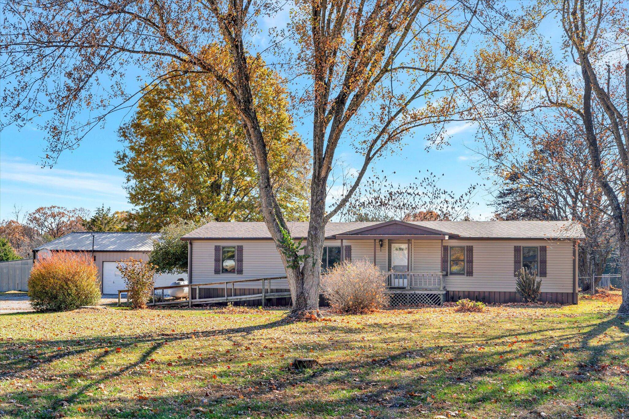 208 Carter RD, Sparta, MO 65753