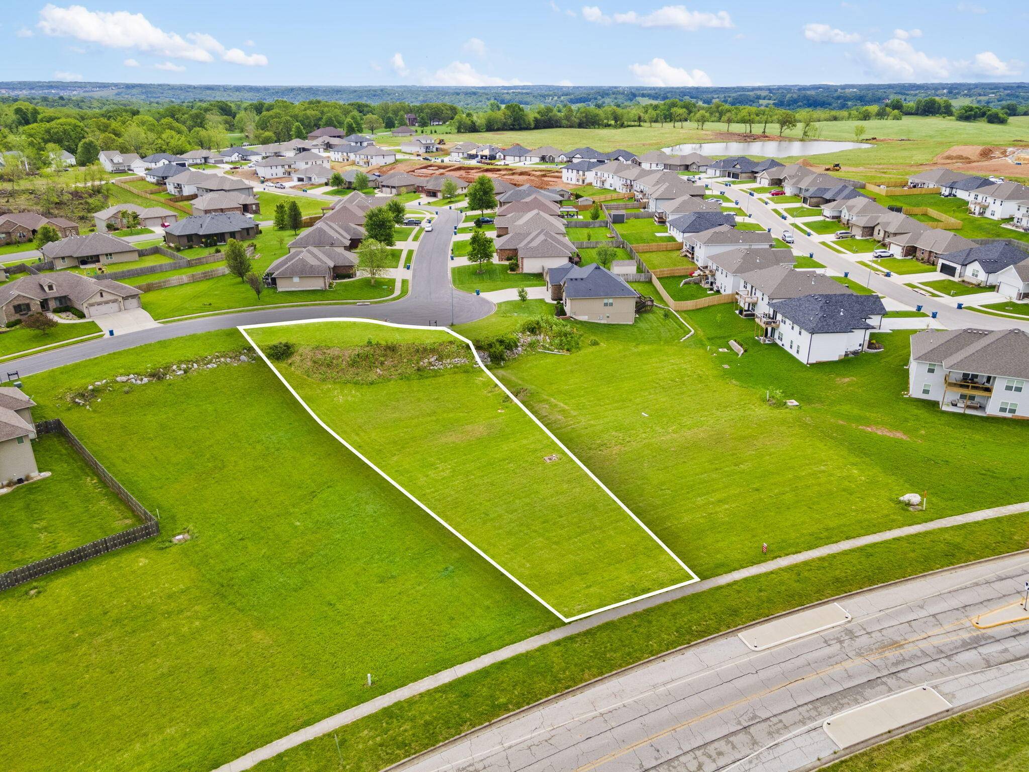 721 Oak Terrace DR, Nixa, MO 65714