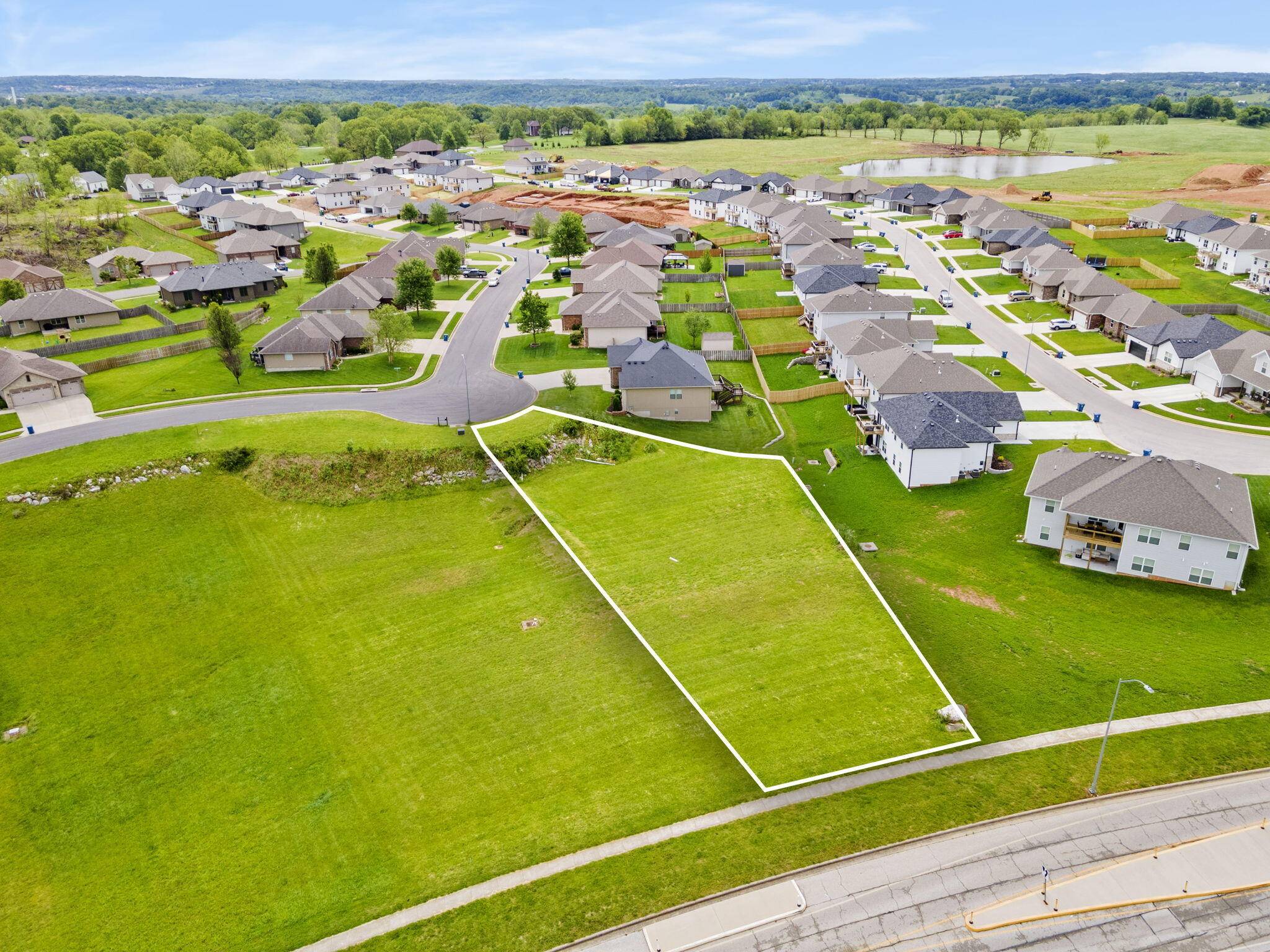 723 Oak Terrace DR, Nixa, MO 65714
