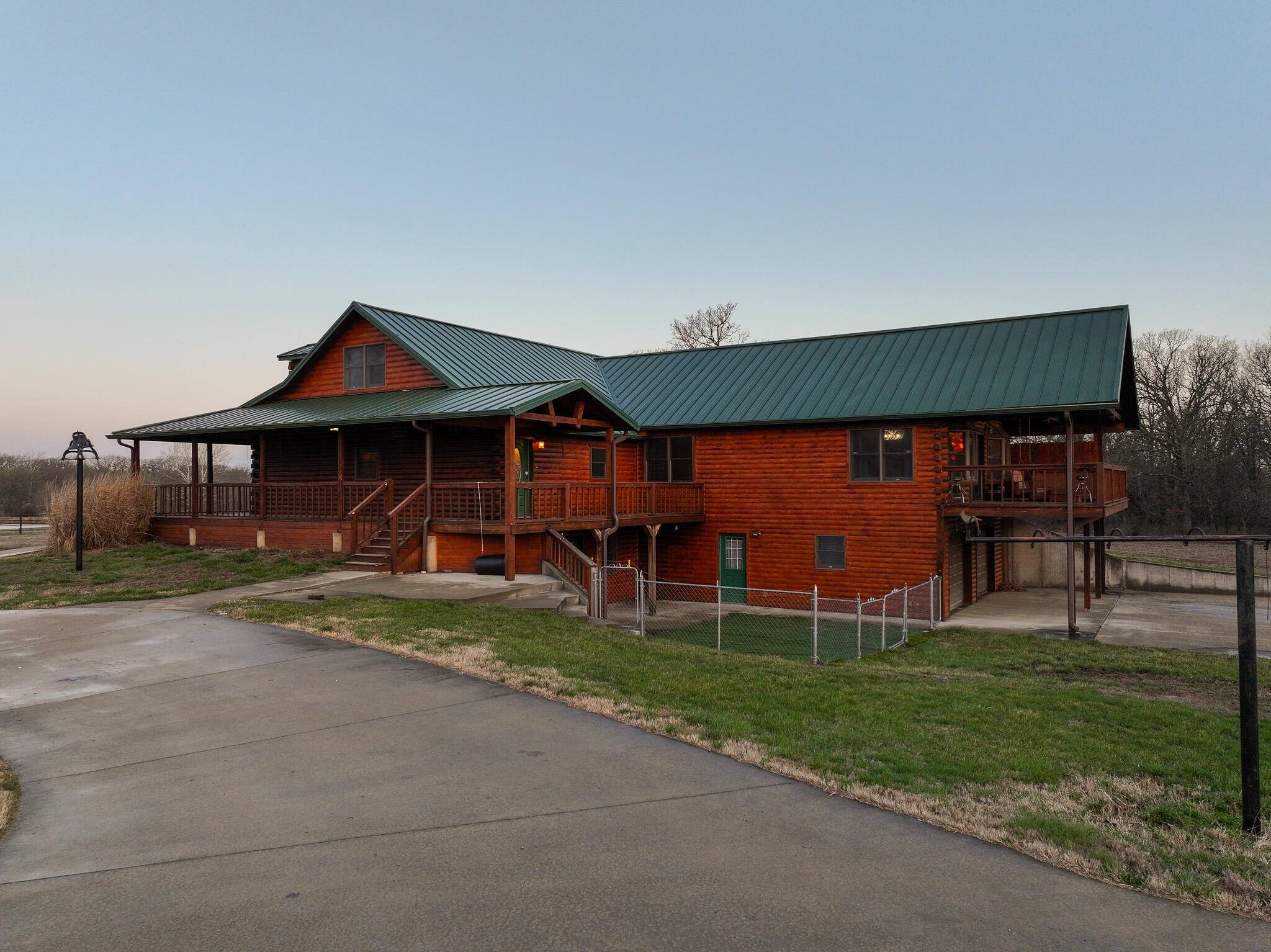 13585 County Rd Aa, Walker, MO 64790