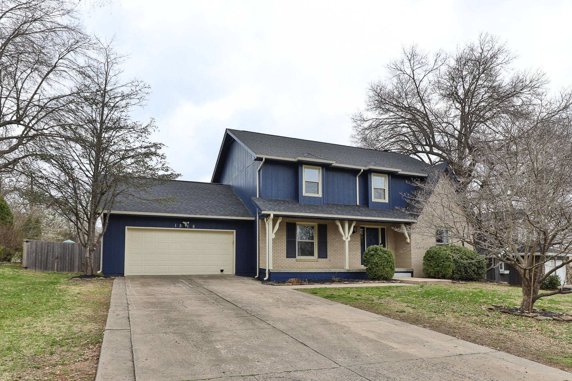 1315 S Oak Run PL, Springfield, MO 65809