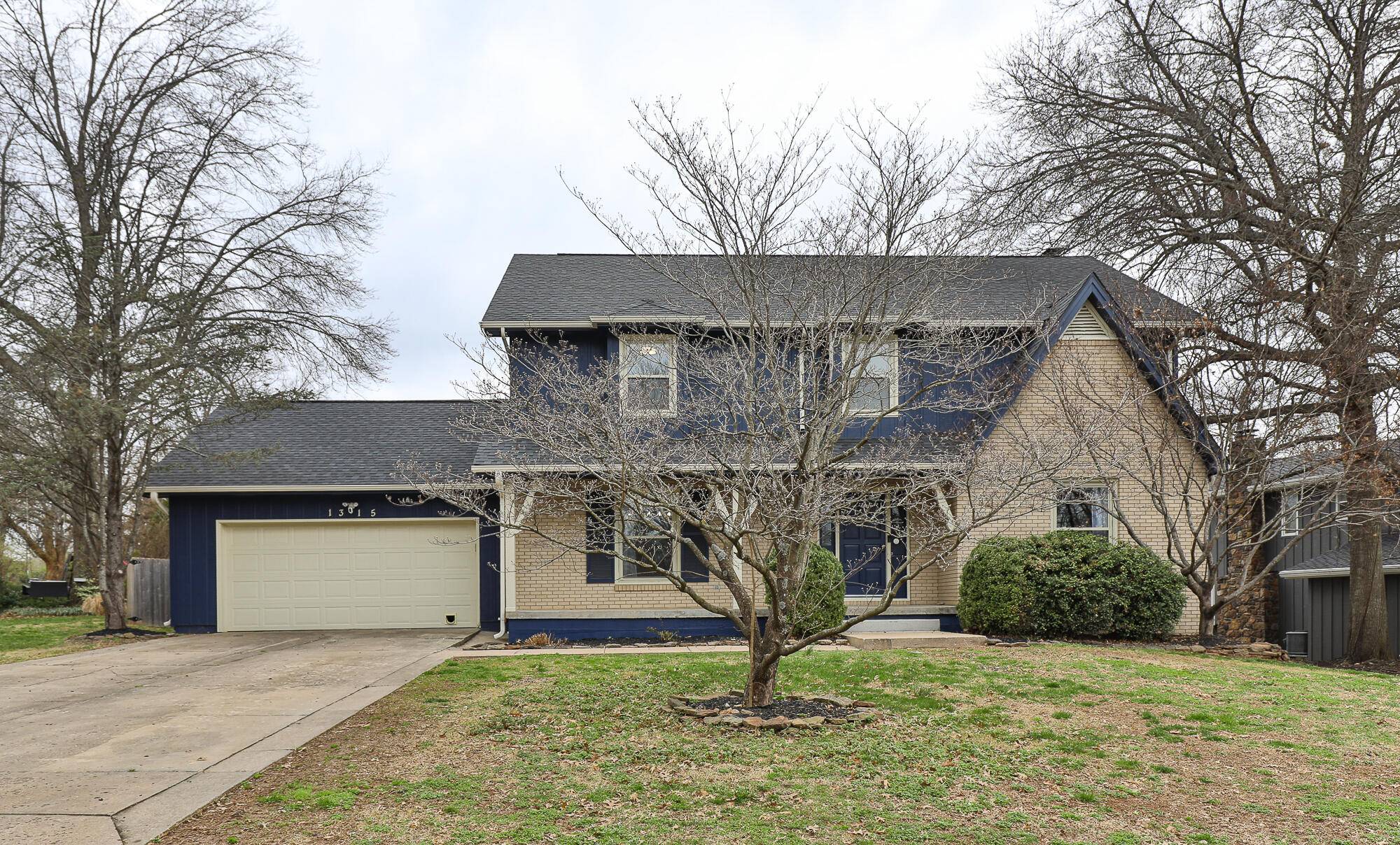 1315 S Oak Run PL, Springfield, MO 65809