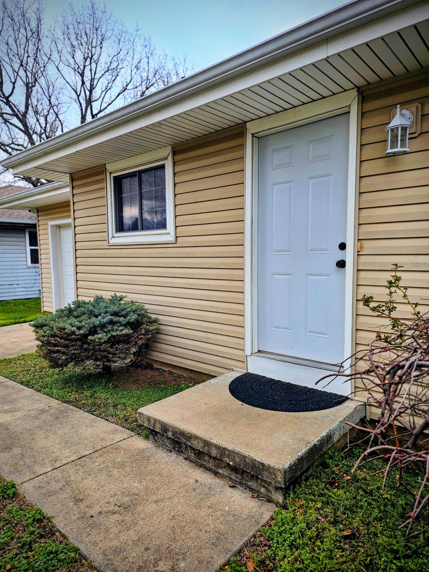 2565 E Atlantic ST, Springfield, MO 65803