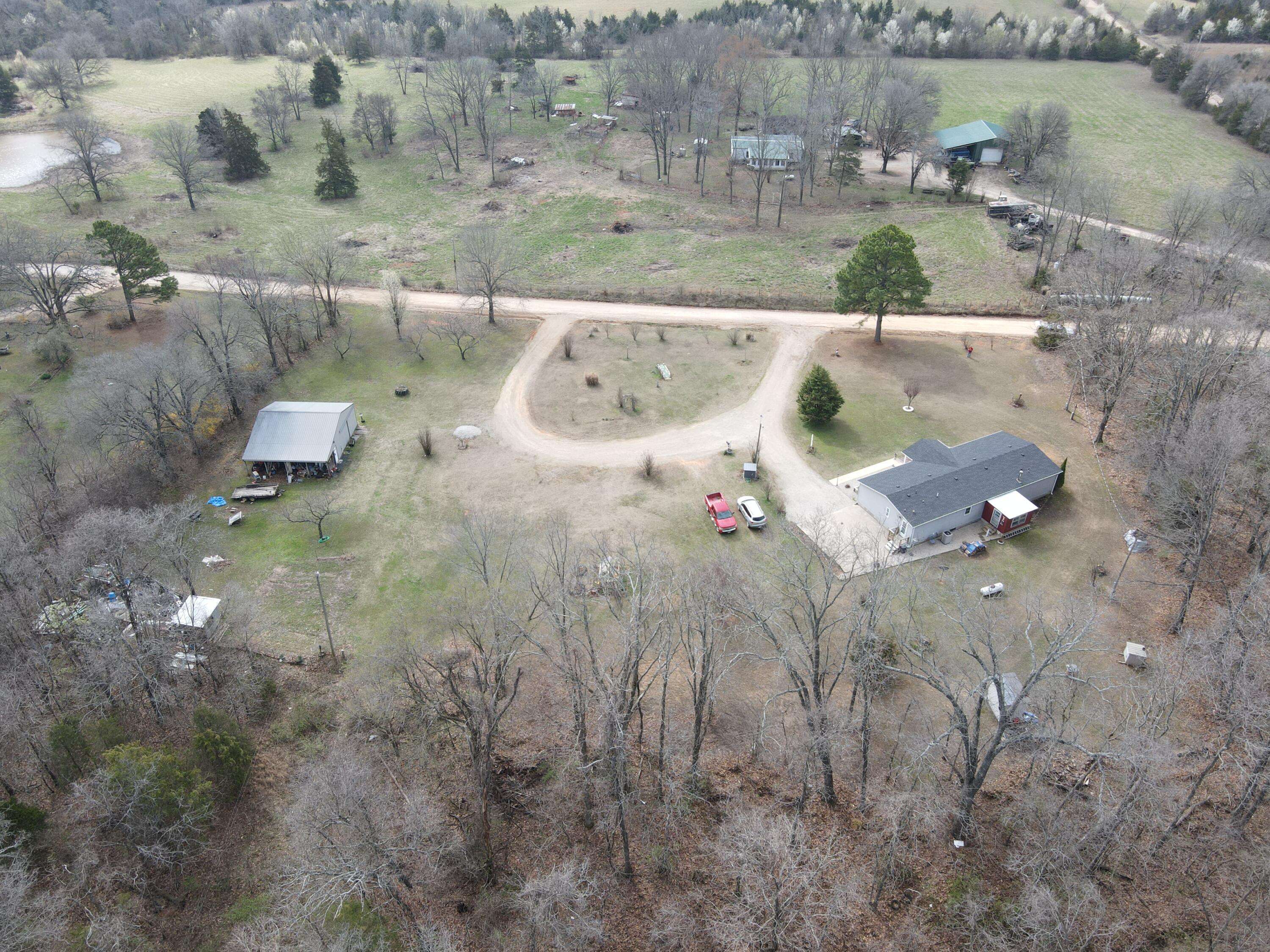 4427 County Road 6620, West Plains, MO 65775